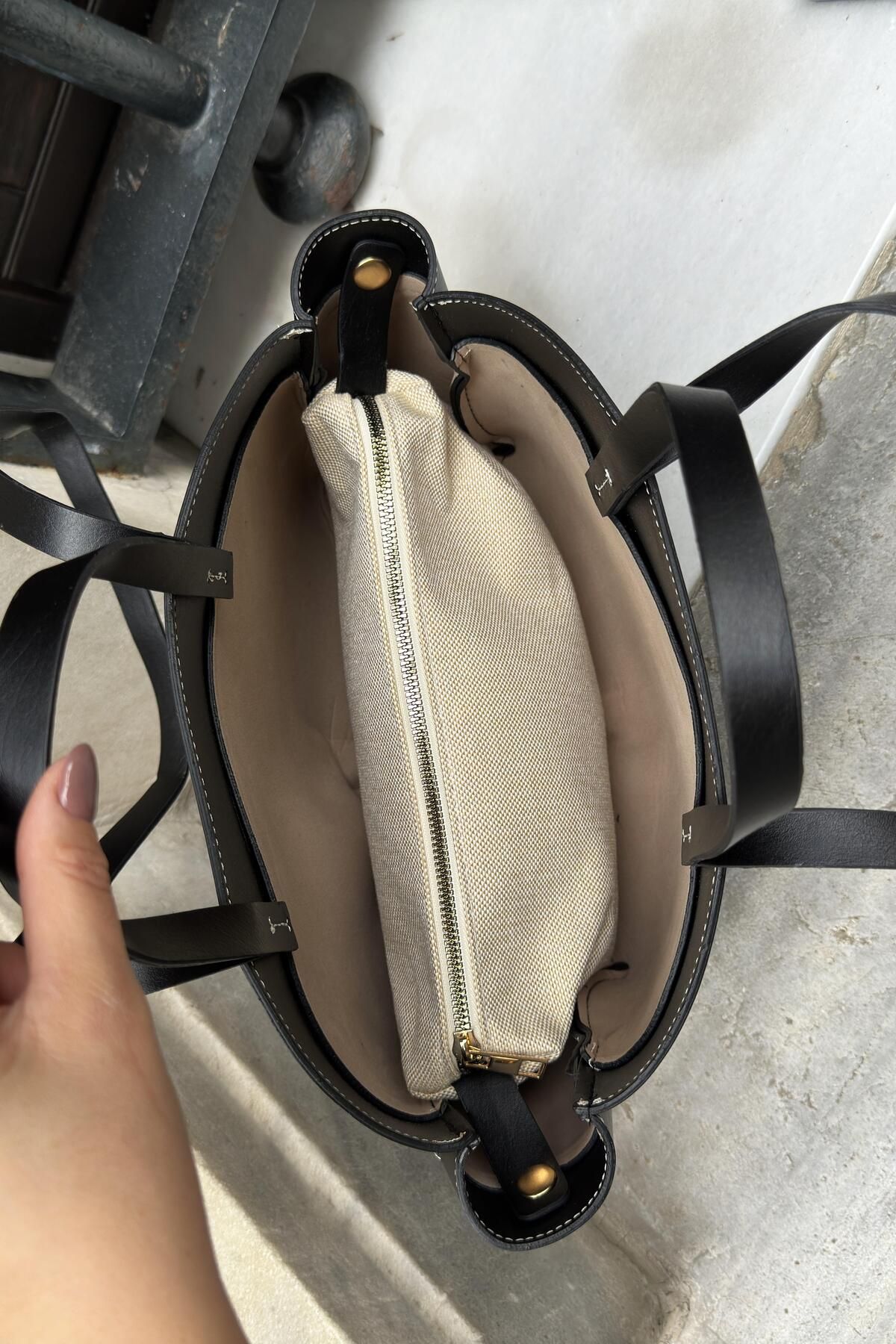 Çıkarılabilir Keseli El ve Omuz Askılı Tote Çanta Willy Siyah(Sezon Sonu)