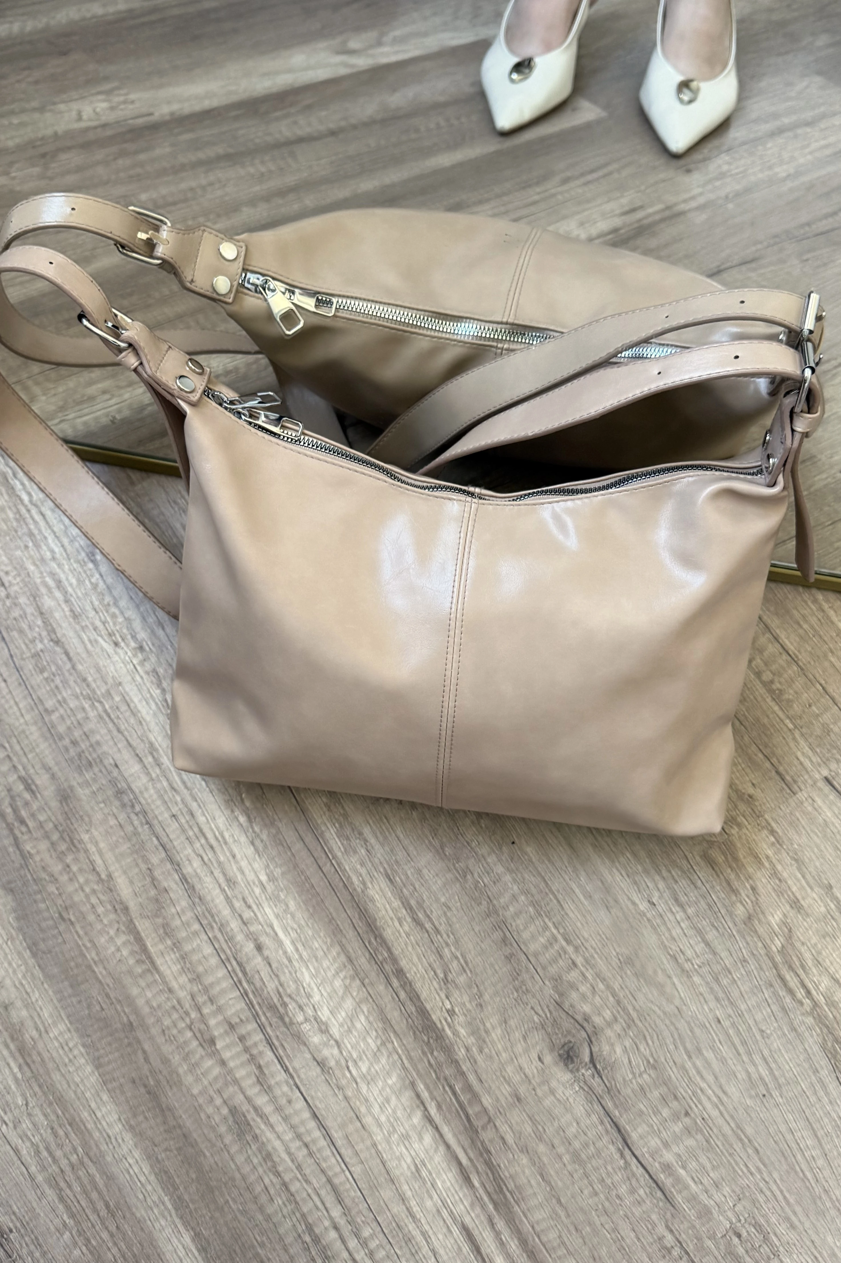 Salaş Büyük Boy Çapraz Kadın Omuz Çanta Nova ST0047 - Vizon