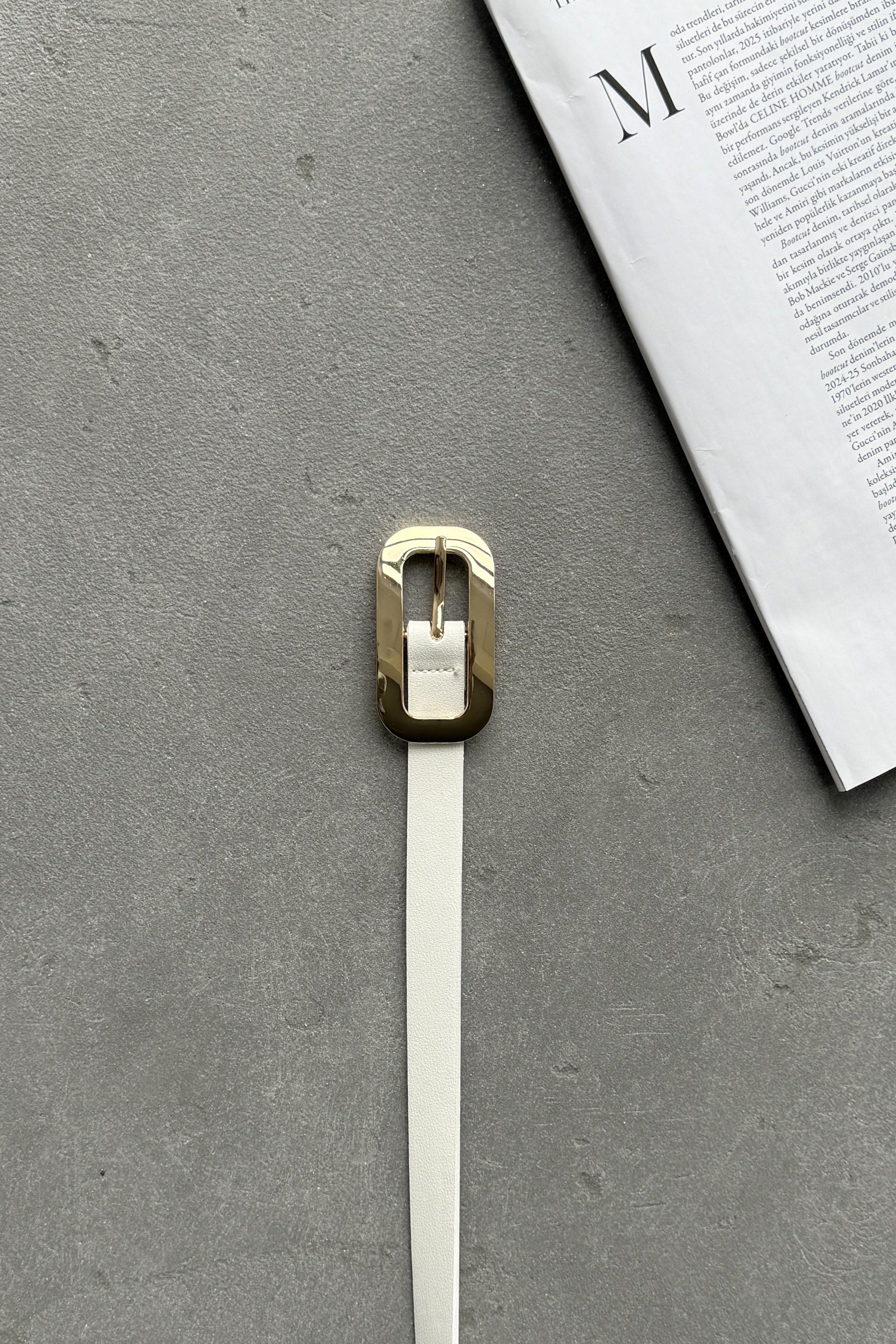 Gold Oval Büyük Tokalı Kadın Kemer Babs Beyaz