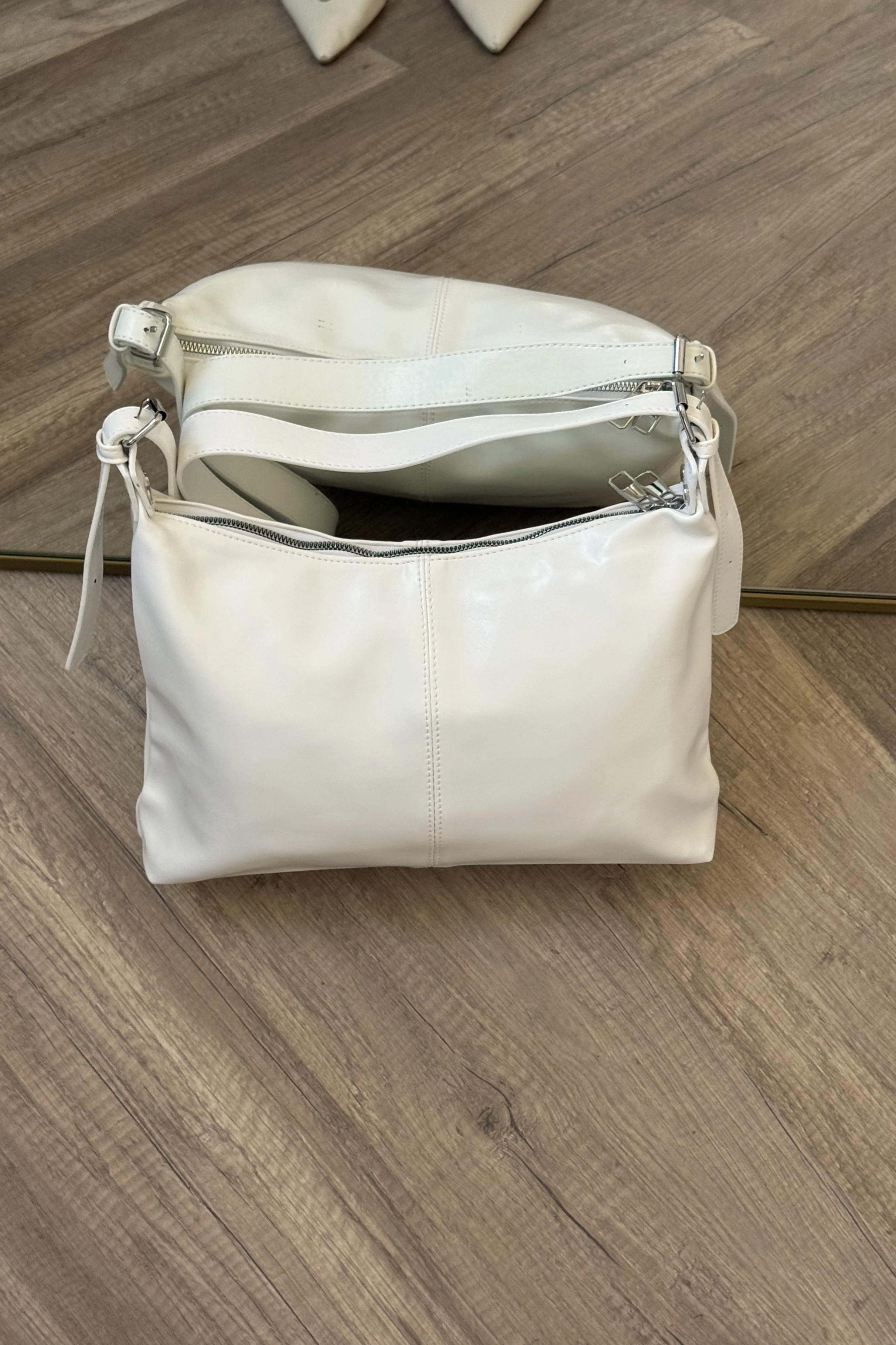 Salaş Büyük Boy Çapraz Kadın Omuz Çanta Nova ST0047 - Beyaz