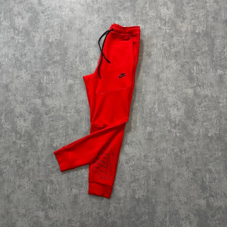 Nike Tech Fleece New Season Jogger/Red2 image