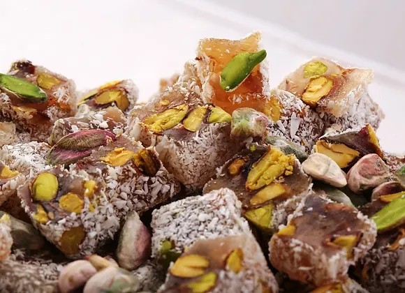 Extra Bol Antep Fıstıklı Çifte Kavrulmuş Hindistan Cevizi Kaplı Lokum - 1 KG
