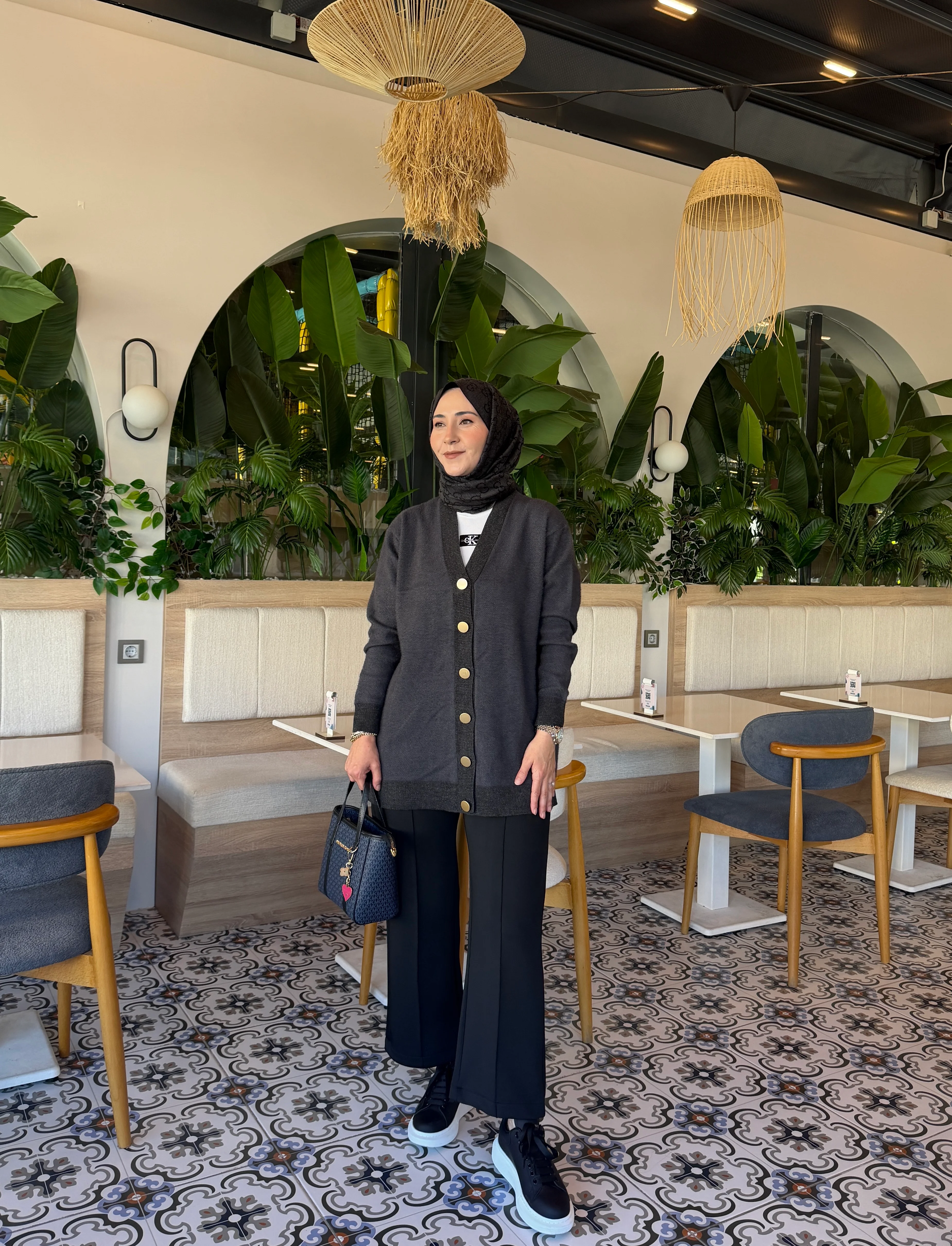 V YAKA ANGORA HIRKA GRİ