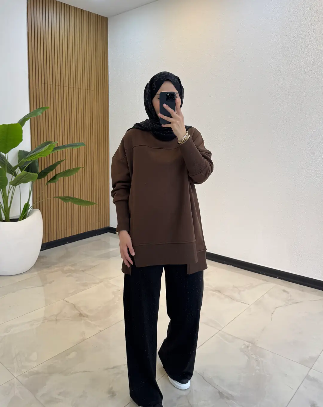 PARMAK GEÇMELİ SWEAT KAHVE