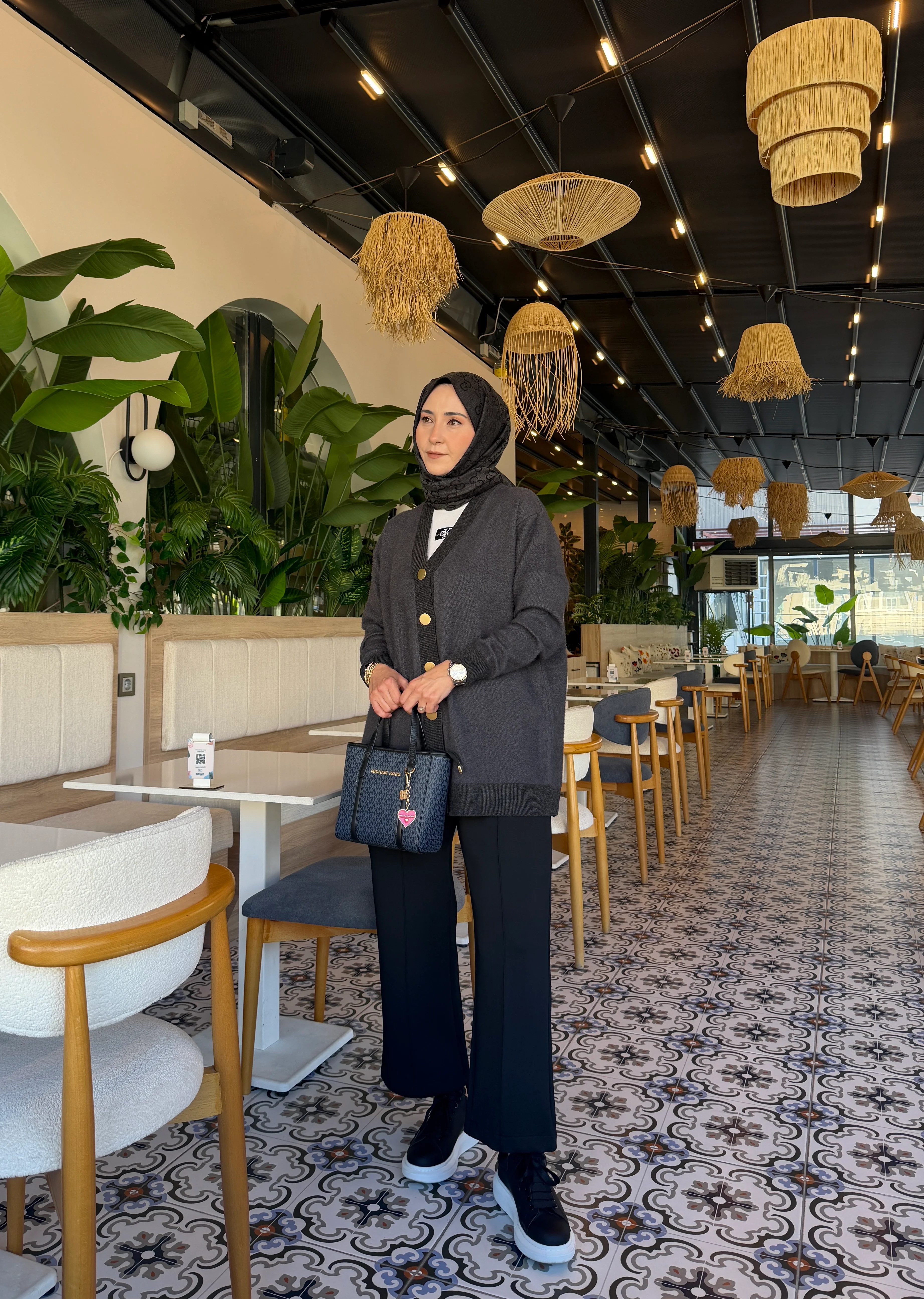 V YAKA ANGORA HIRKA GRİ