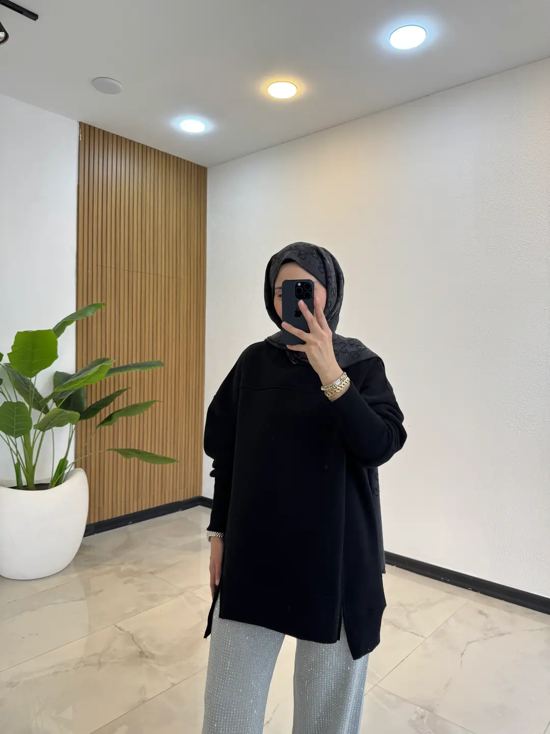 PARMAK GEÇMELİ SWEAT SİYAH