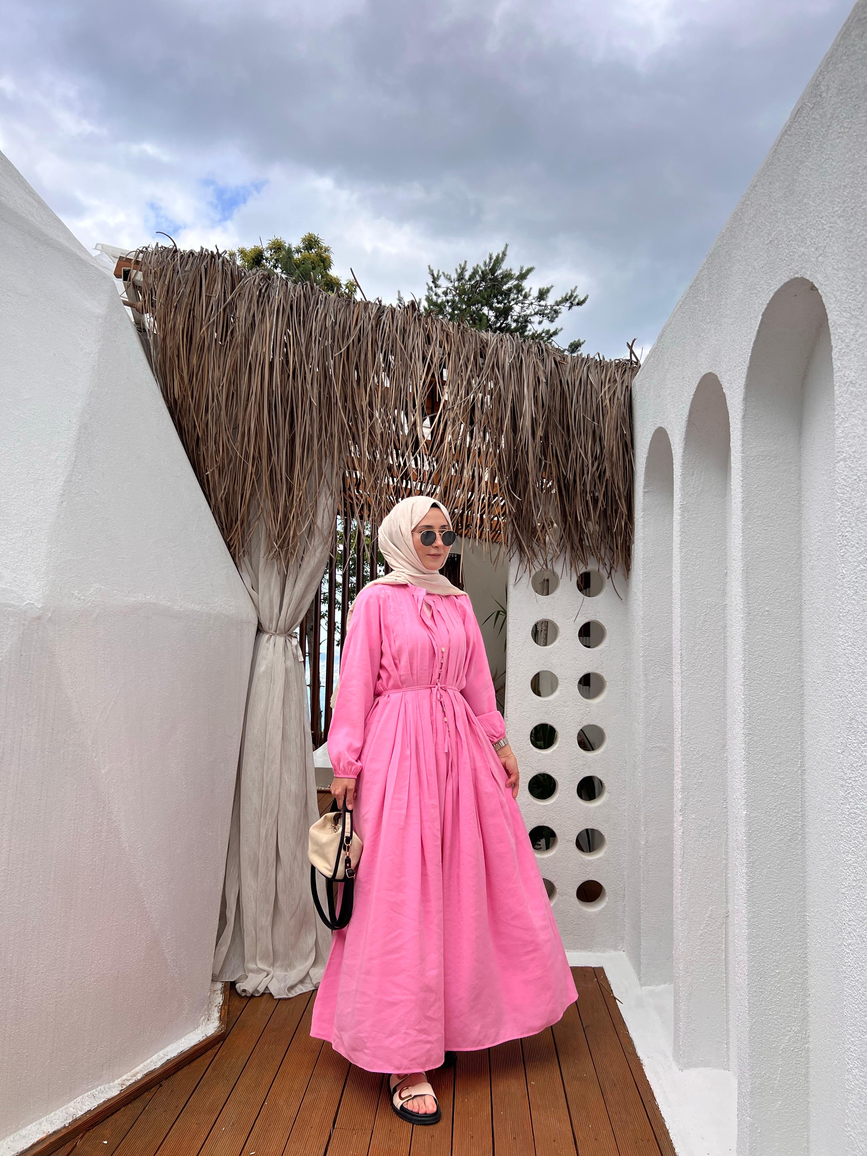 PARLA NERVÜRLÜ ELBİSE PEMBE