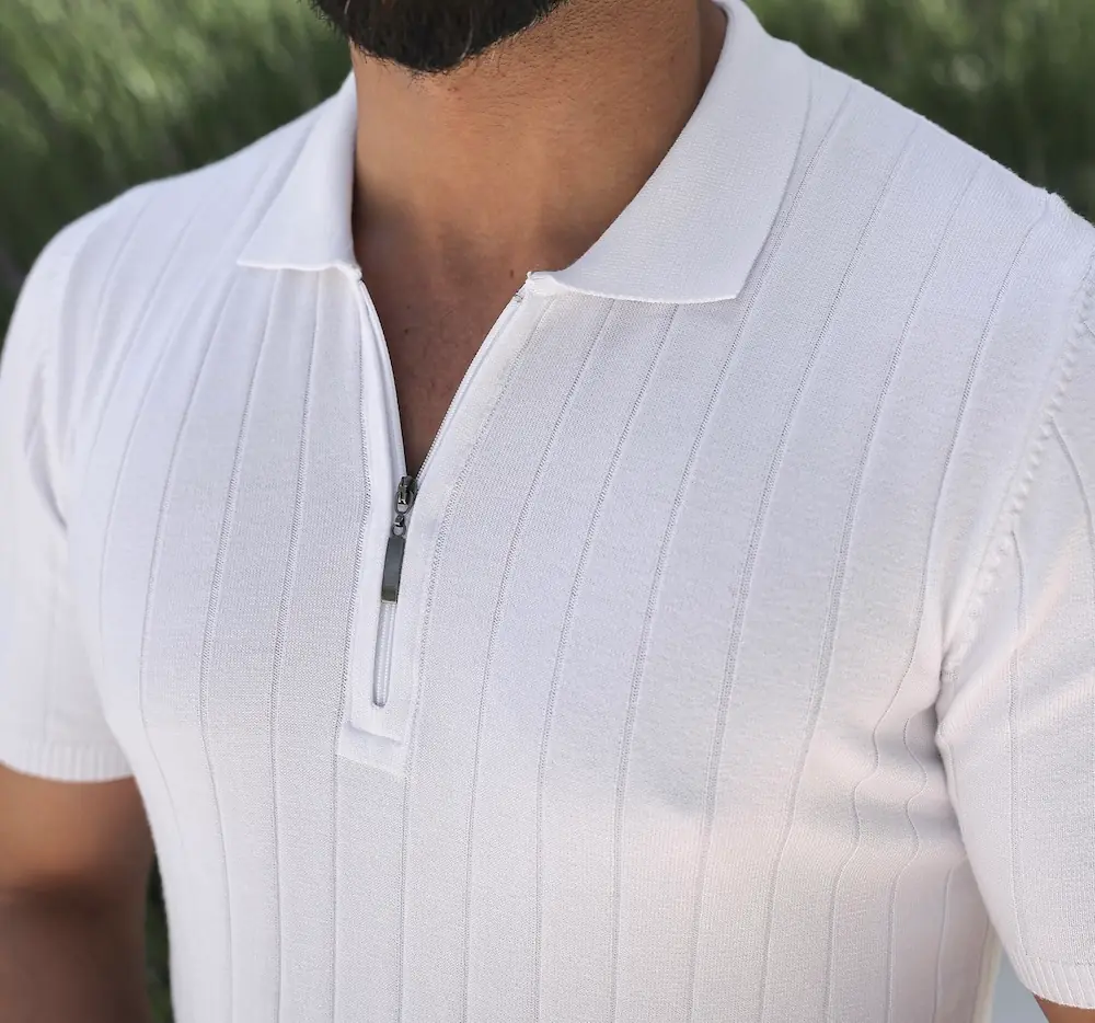 Beyaz Yarım Fermuarlı Triko Tişört