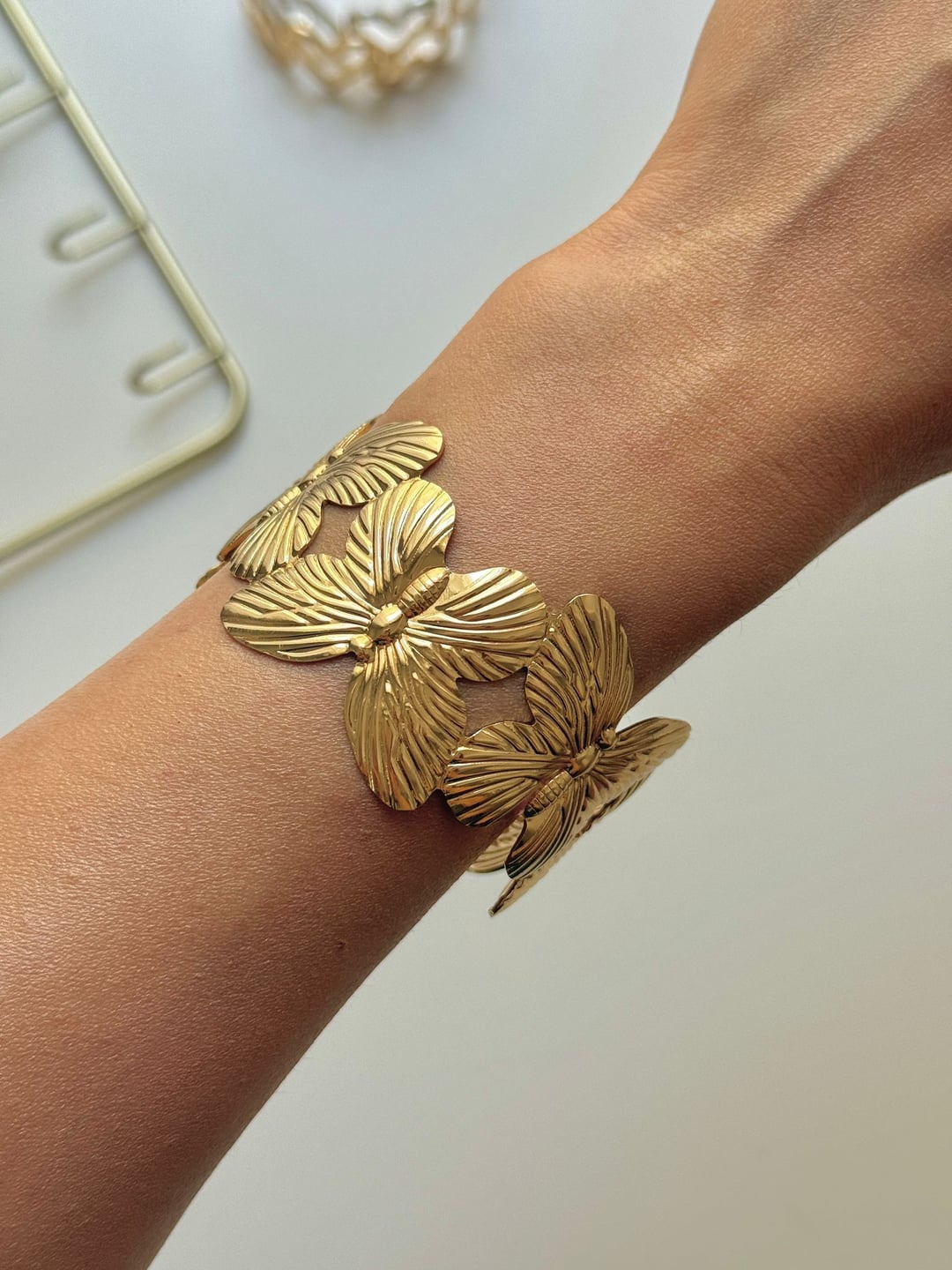 Kelebek Kelepçe - Gold