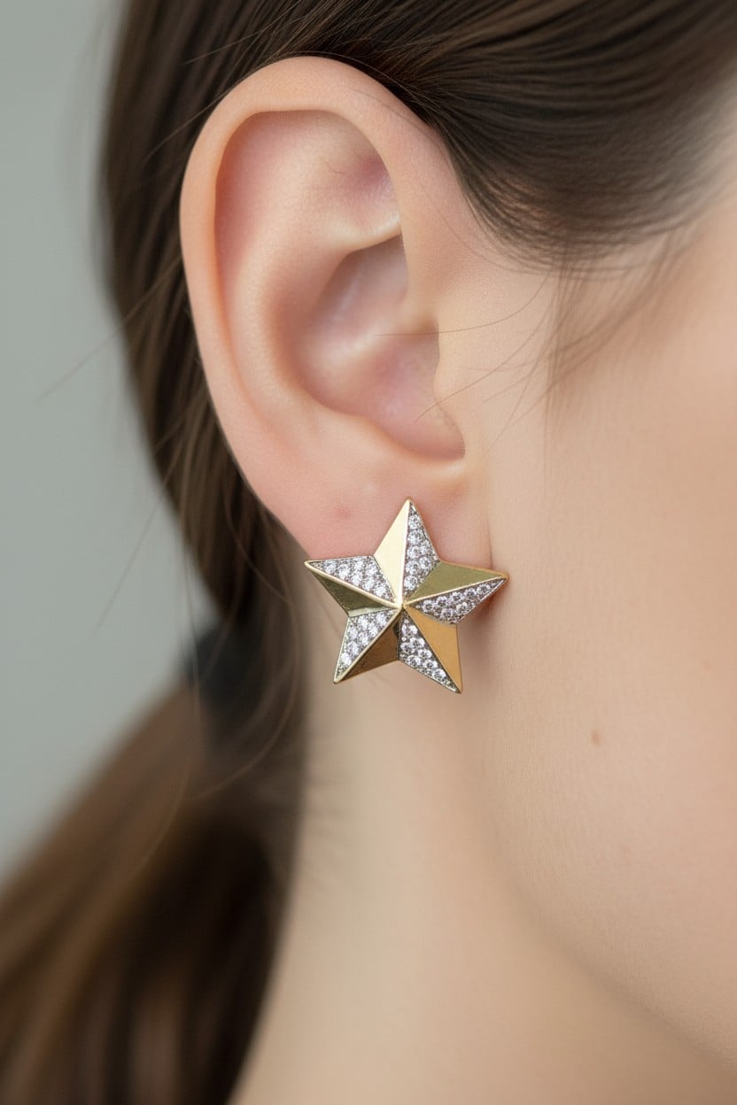 Zarif Yıldız Taşlı Küpe