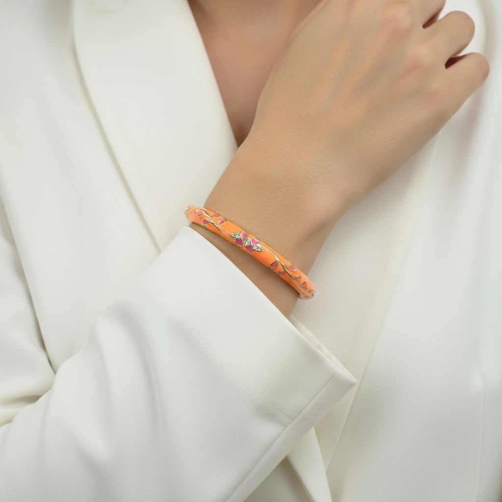 Mercan Dokunuşlu Mineli Gold Kelepçe