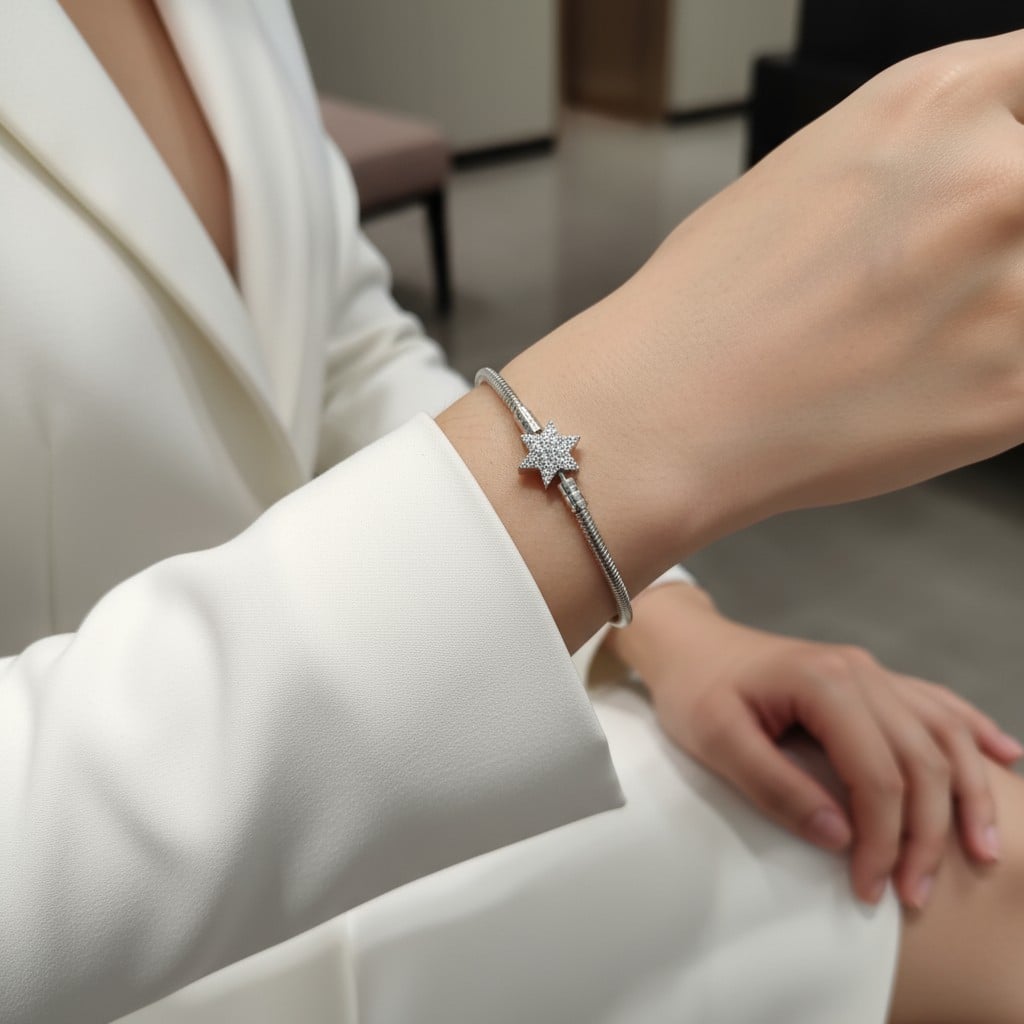 Zarif Yıldız Taşlı Bileklik
