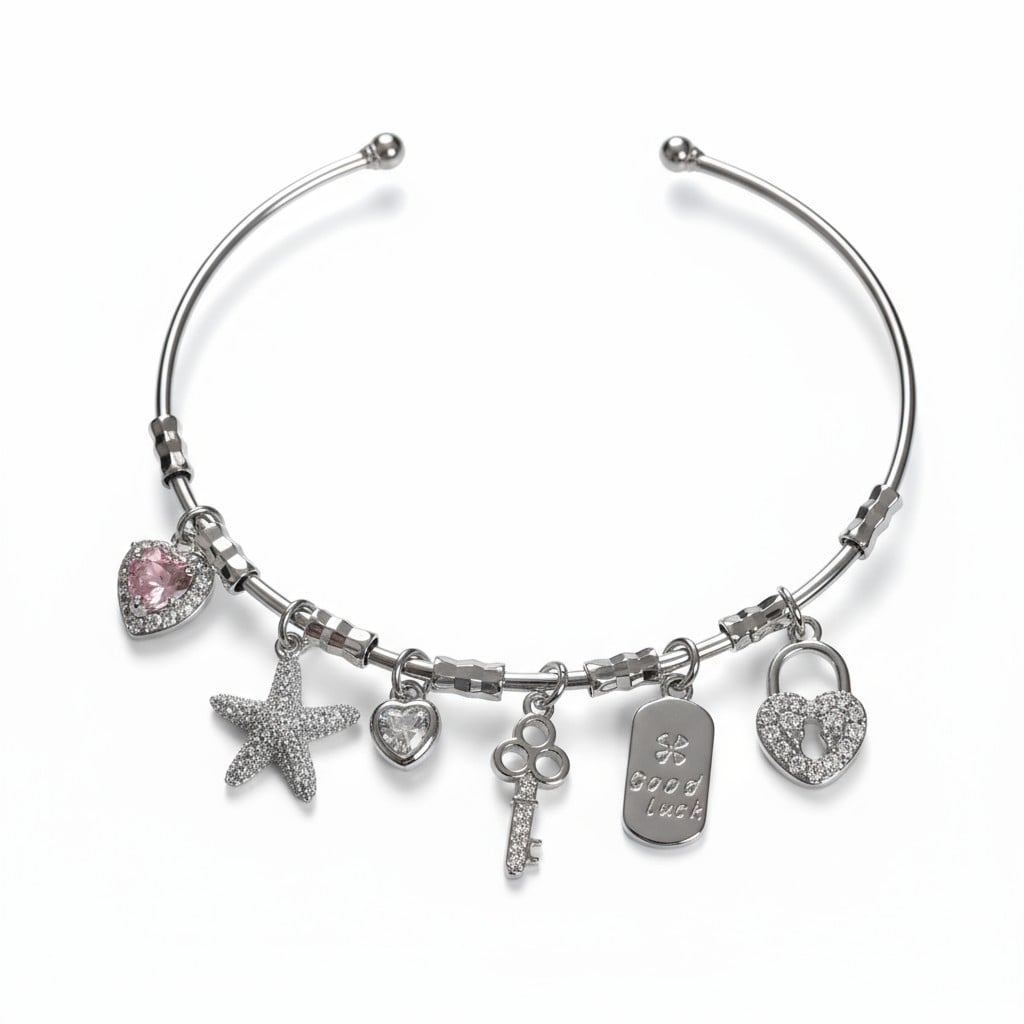 Kalpli Yıldız Charmlı Şans Bilekliği