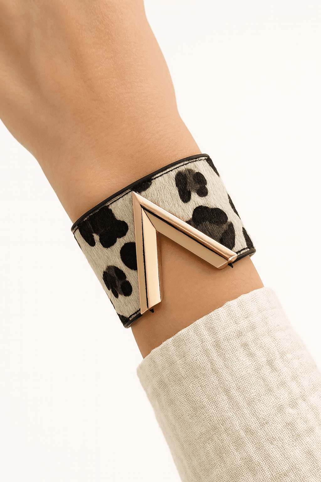 V Görünümlü Modern Leopar Bileklik