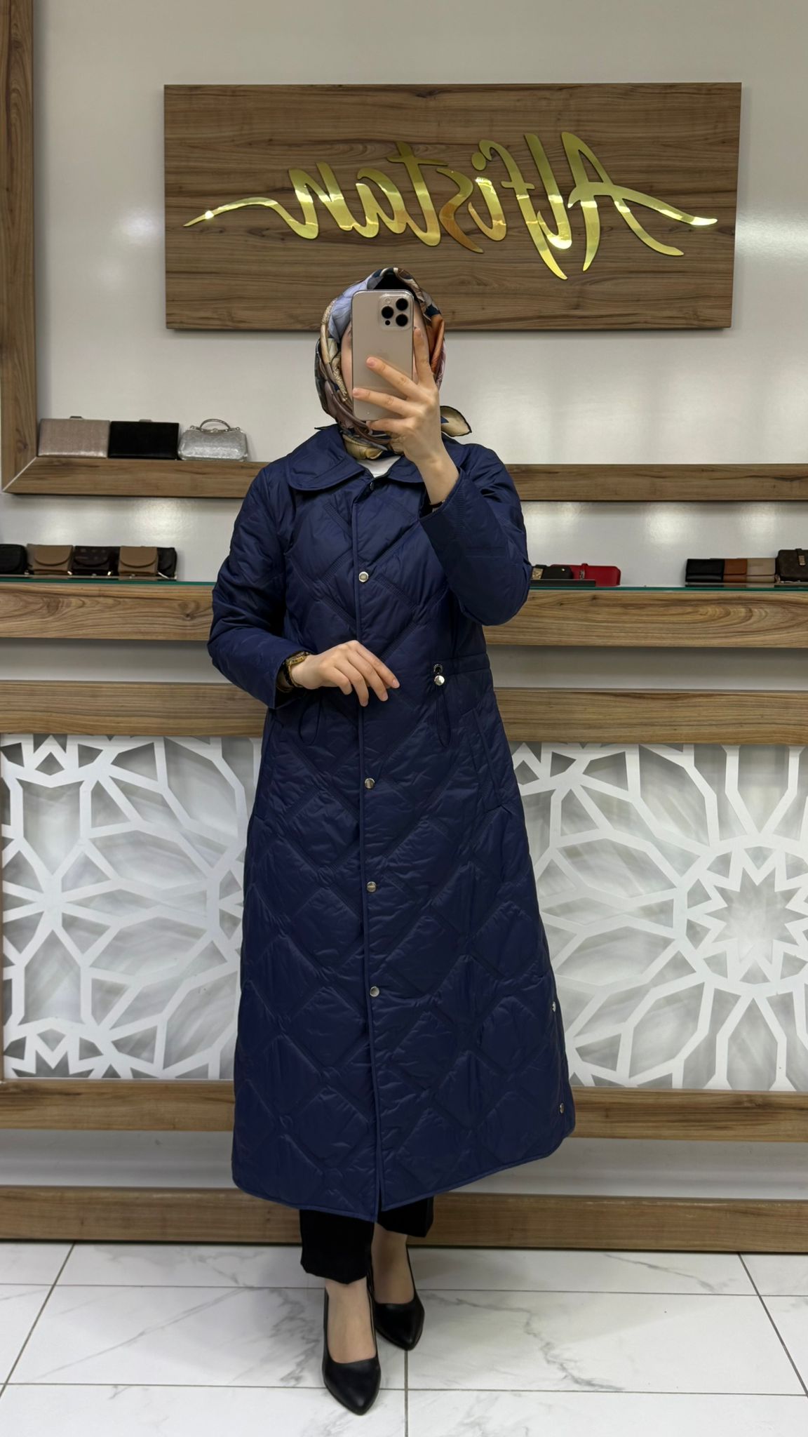 Yanları Zımbalı İçi Astarlı İnce Kapitone Kadın Tesettür Mont srm 1501