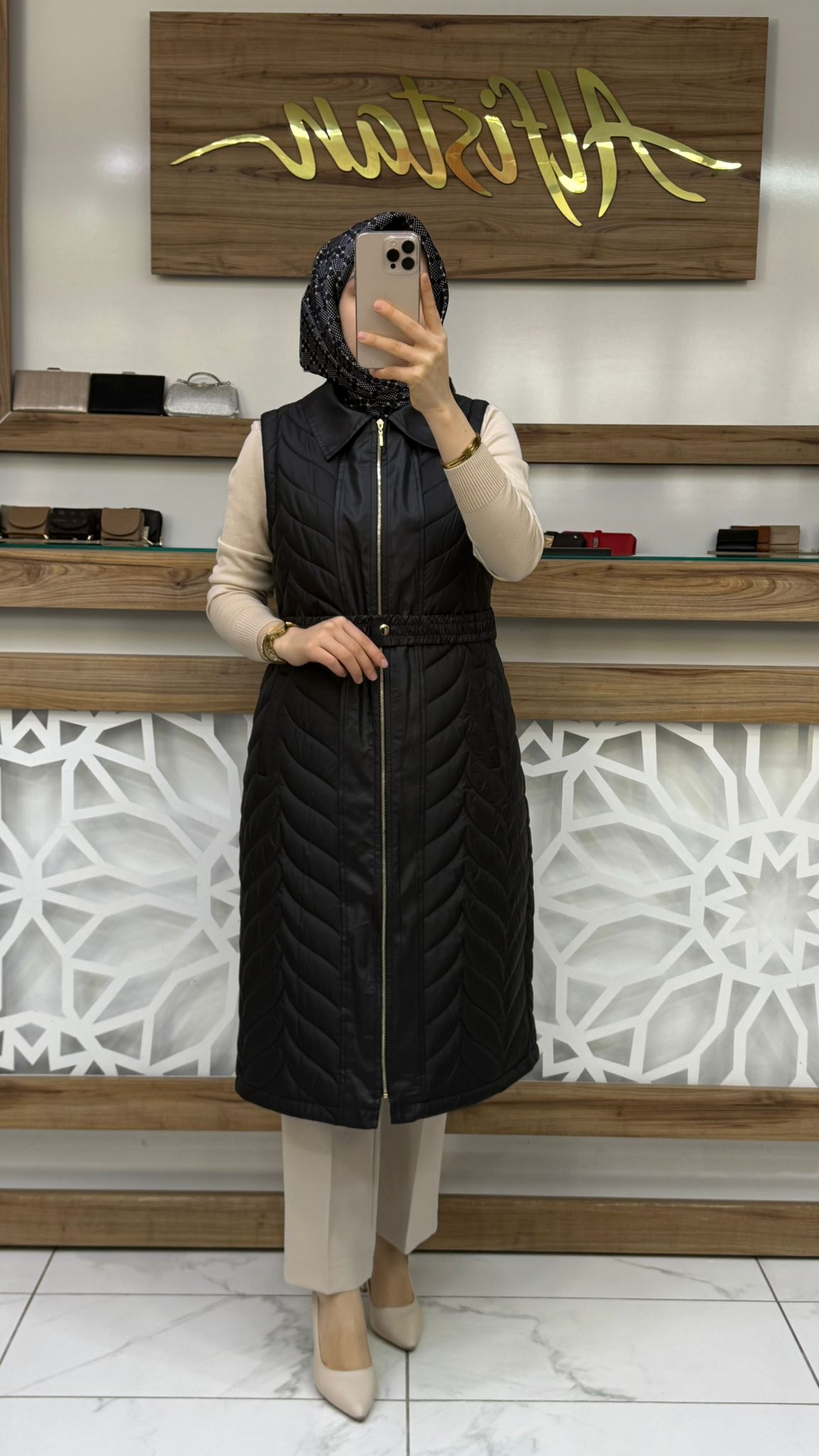 Beli Kemerli Kapitone Tesettür Şişme Yelek qtn 4966 - SİYAH