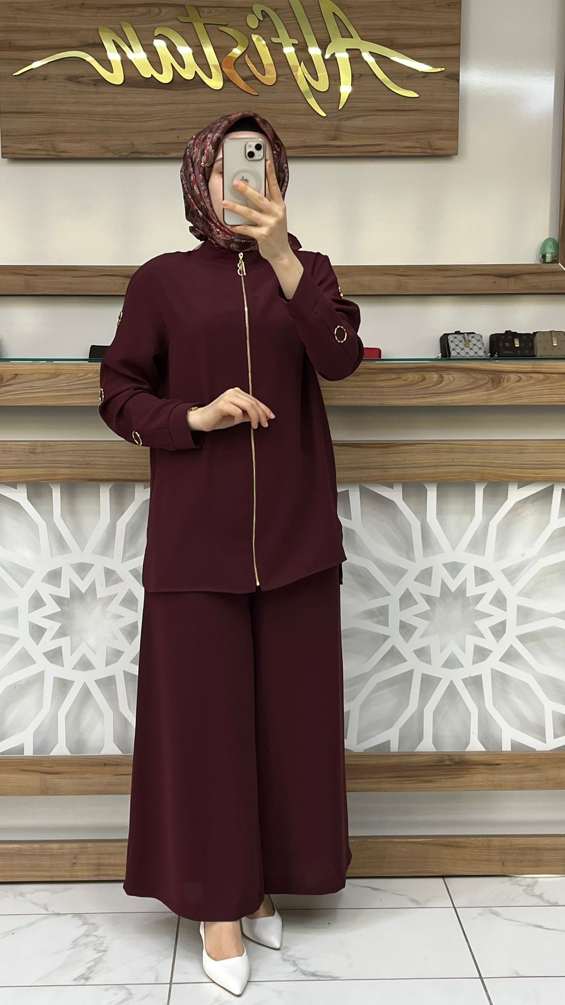 Kolları Halka Detaylı Pantolonlu Takım belli 25K6001