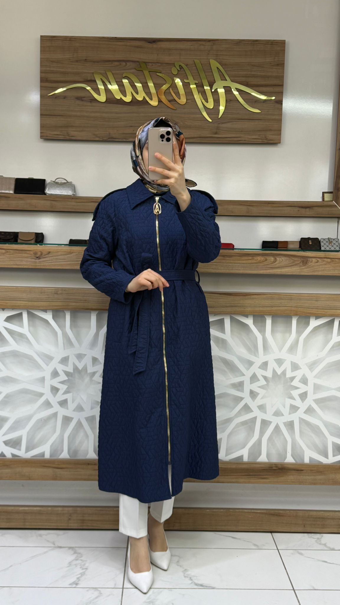 Kapitone İçi Astarlı Apolet Detaylı Kadın Trençkot armn 25KT717 - indigo