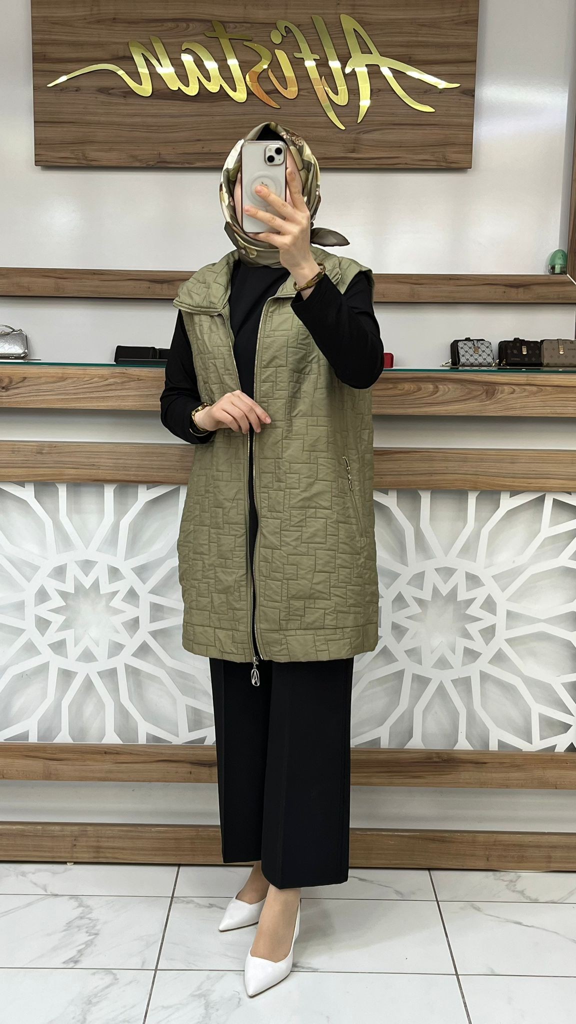 Kapitone Detaylı Fermuarlı  Kadın Tesettür Yelek  armn  25KT535