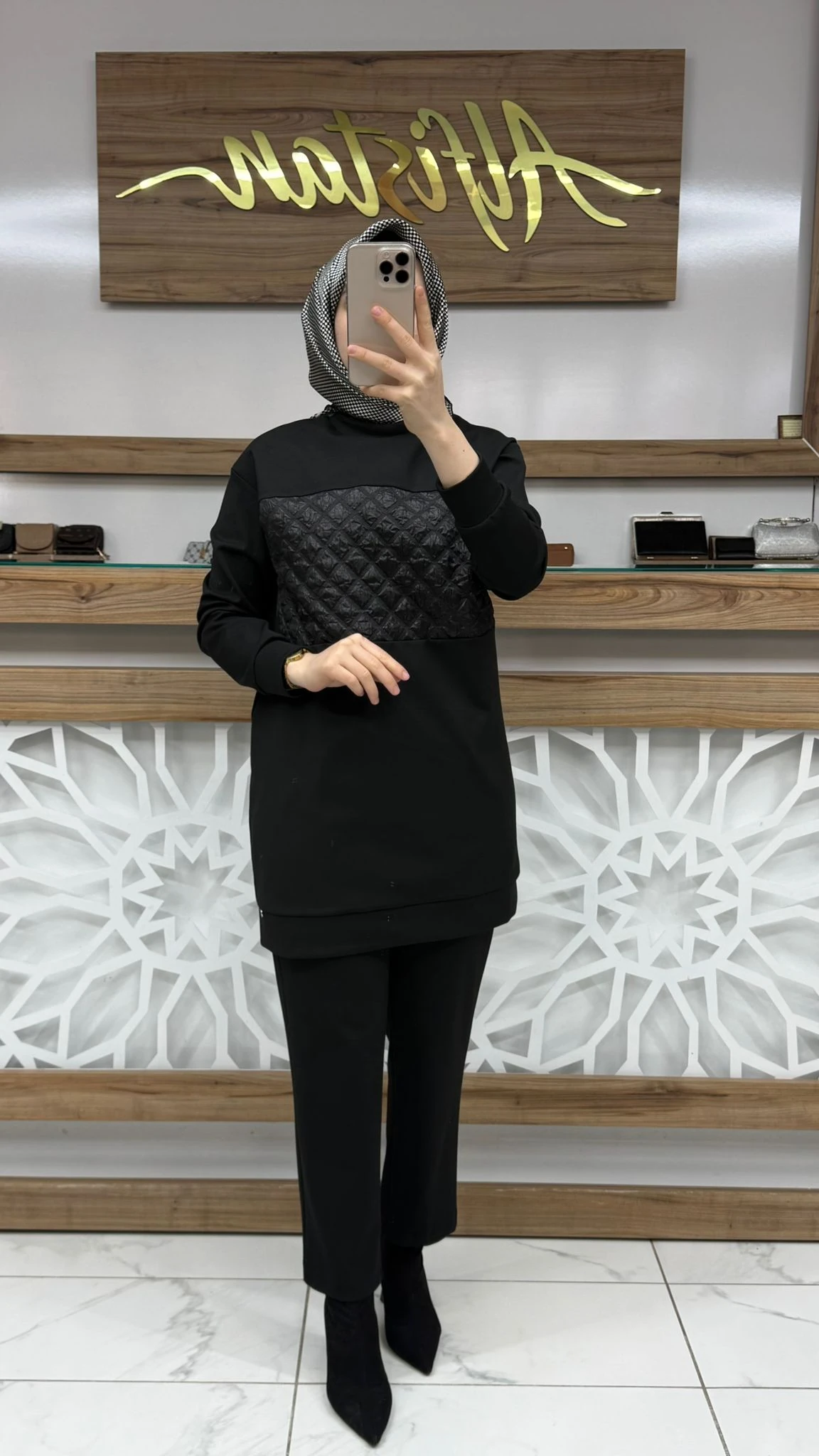 Önü Kapitone Detaylı İkili Takım SİYAH armn 25KT654