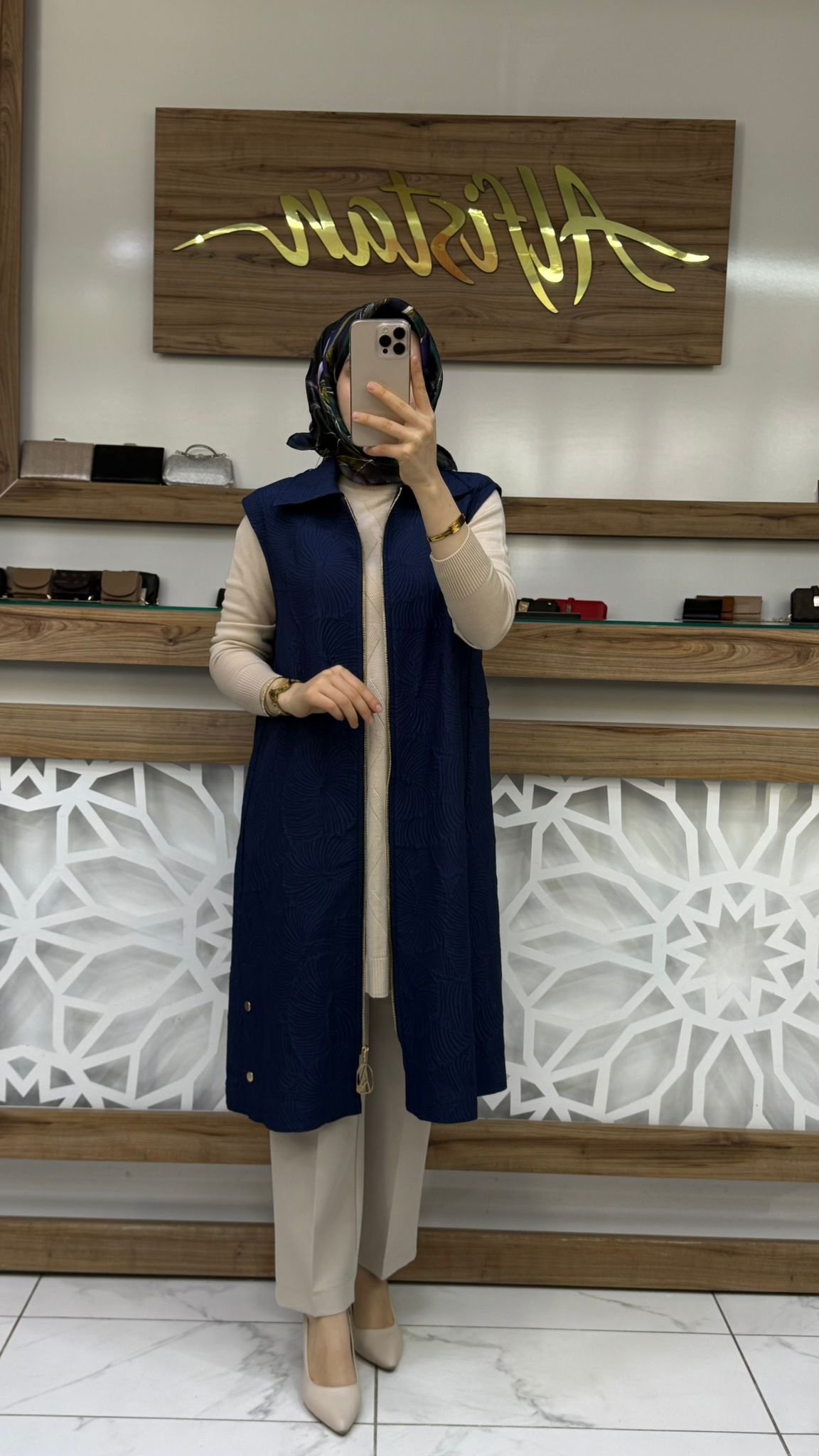 Kendinden Desenli Kapitone  Kadın Tesettür Yelek armn 25KT526 - lacivert