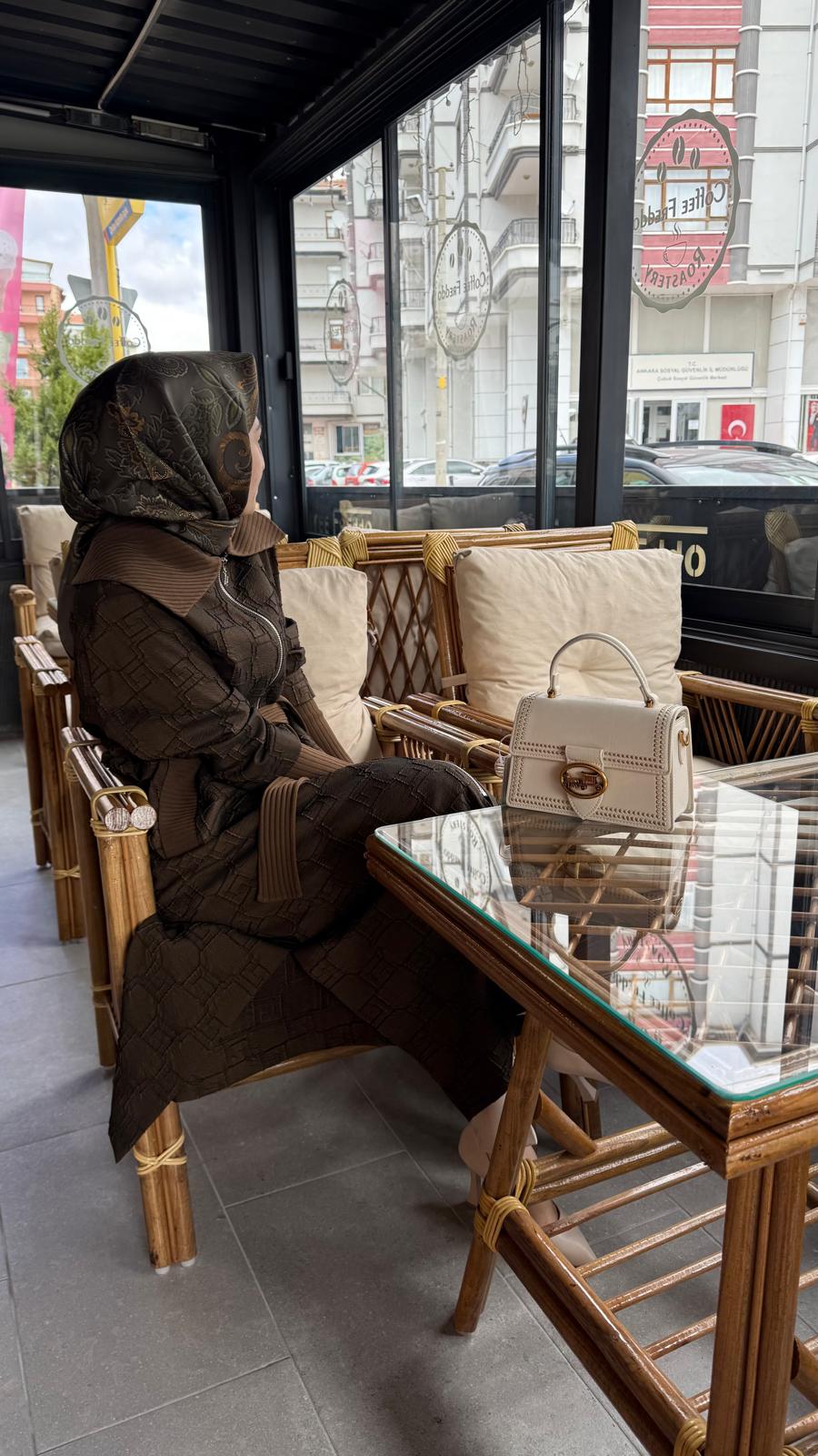 Yaka Manşet ve Kemeri Triko  İçi Astarlı Jakar Kap nuss  26K604