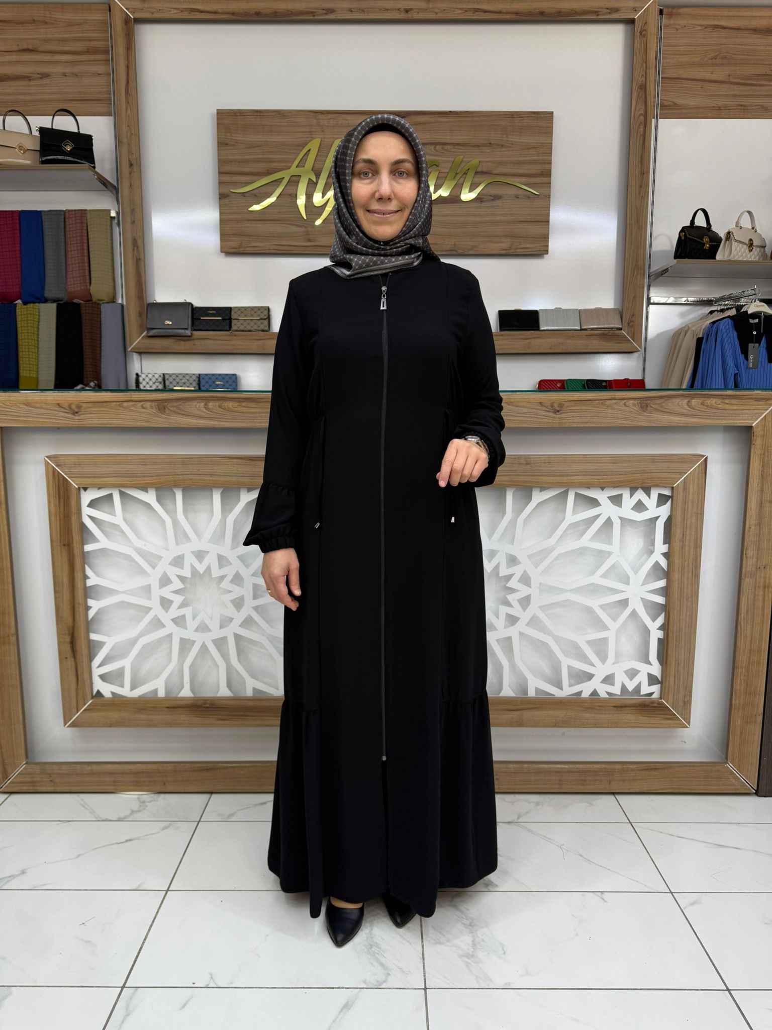 Beli Lastikli Büzgülü Fırfırlı Medine İpeği  Ferace zrny 5344