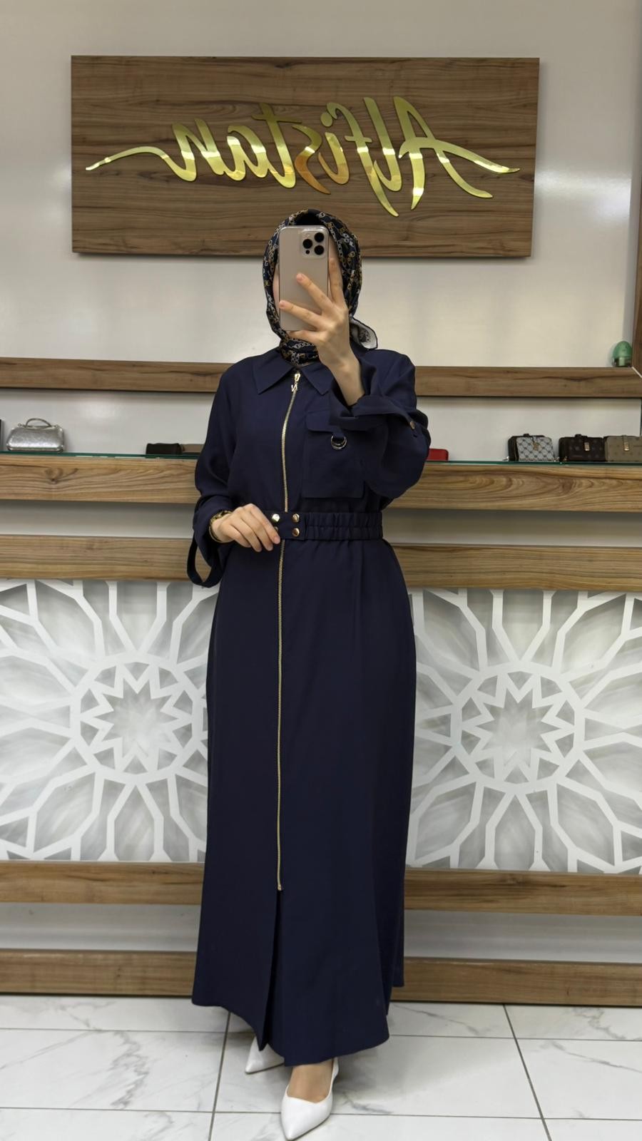 Beli Lastik Kemer Detaylı Önü Fermuarlı Giy Çık Tensel Elbise nuss 26K2001