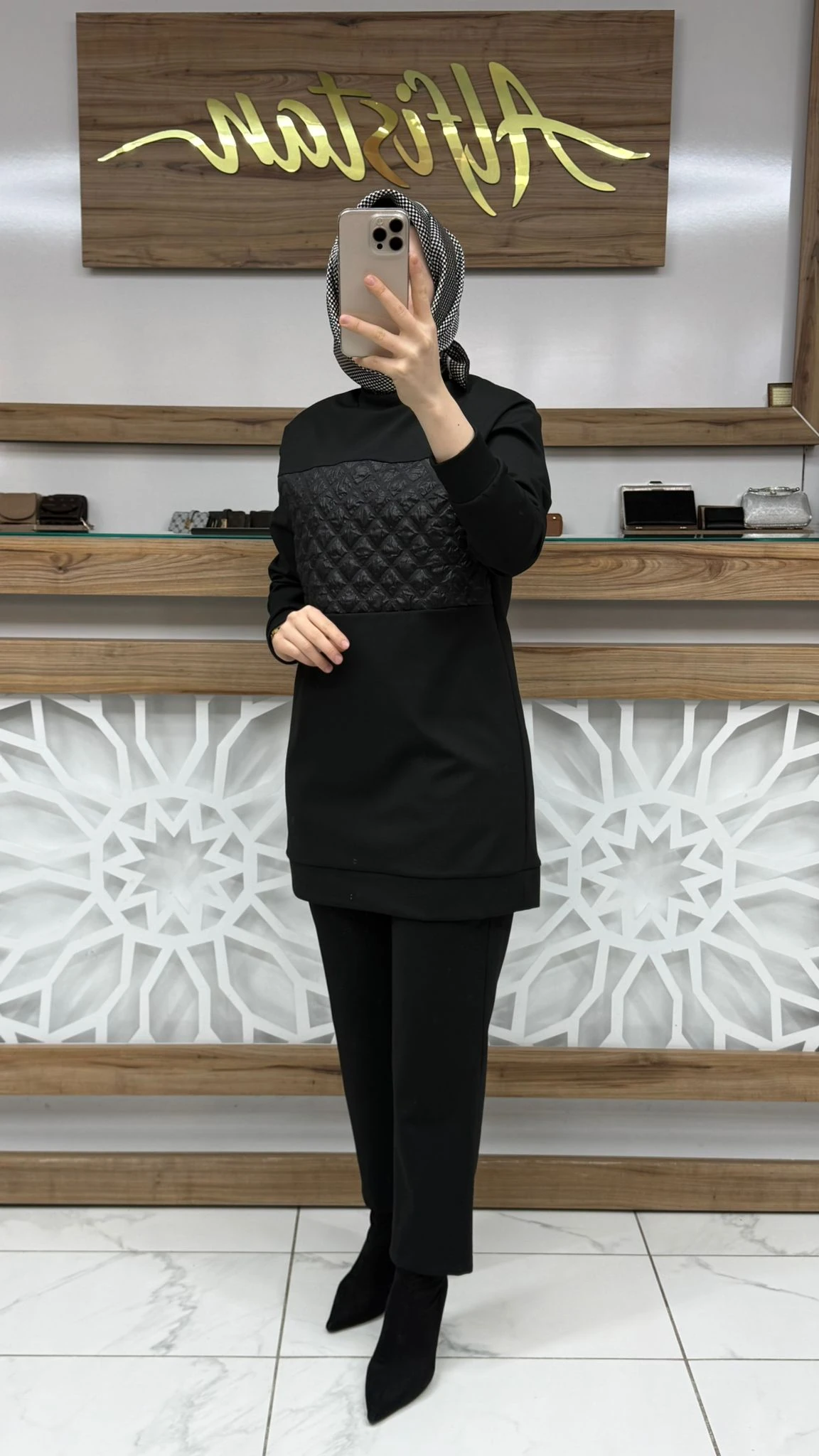 Önü Kapitone Detaylı İkili Takım SİYAH armn 25KT654