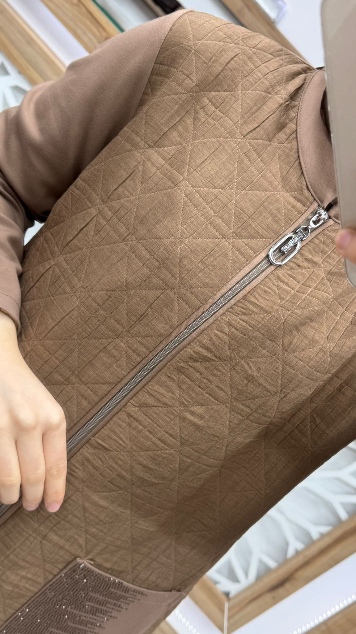 Cebi Taş Detaylı Önü Kapitone Kolları ve Arkası Model Kumaş Giy çık kap haya A1634