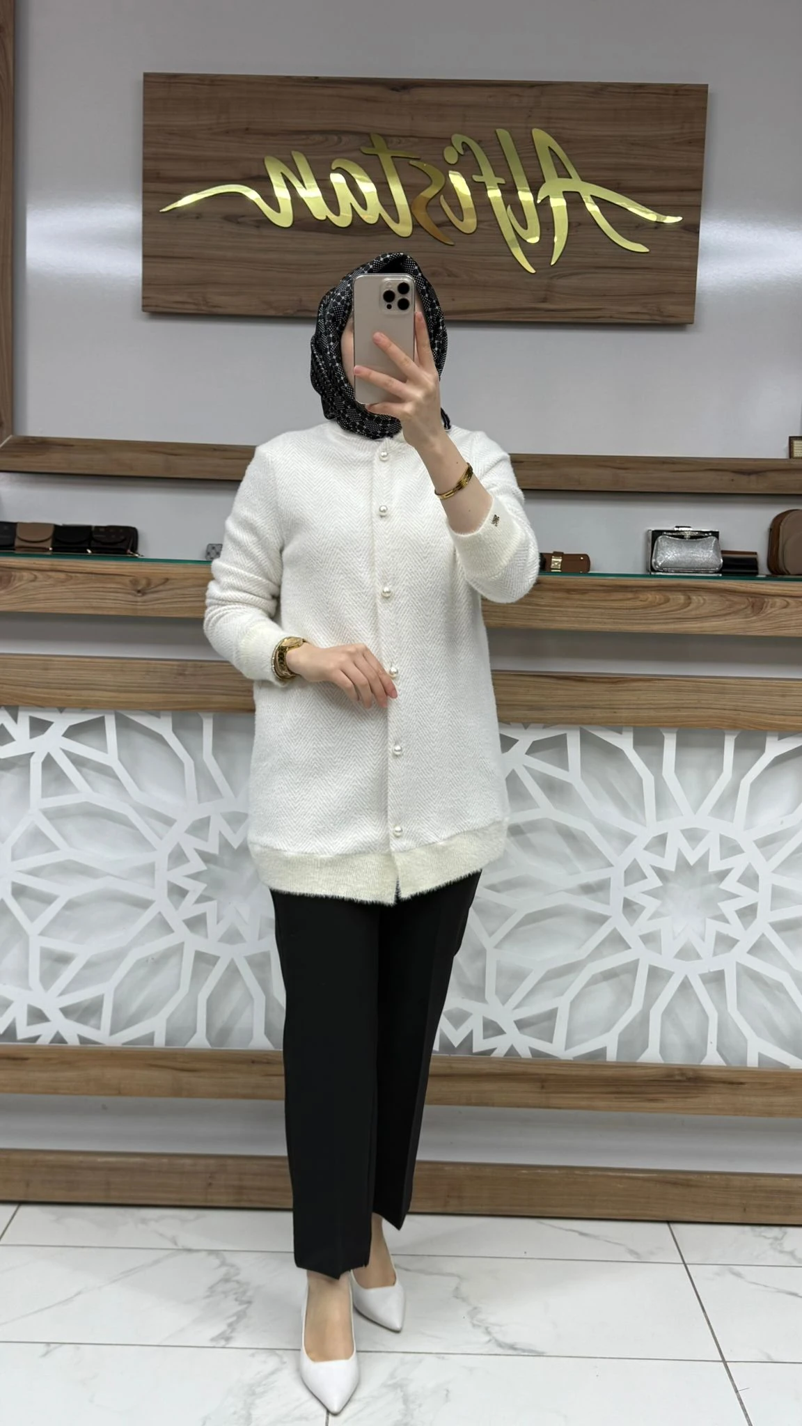 Yaka Detaylı Düğmeli Hırka EKRU Zühre HR-0032