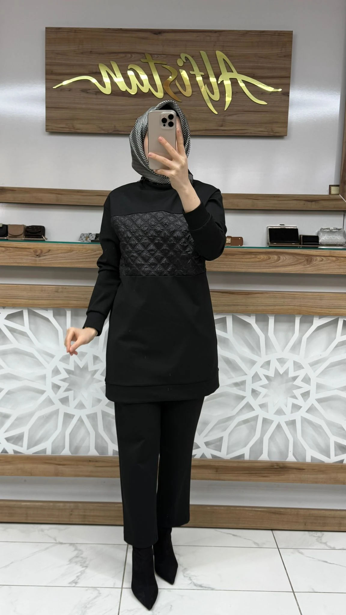 Önü Kapitone Detaylı İkili Takım SİYAH armn 25KT654