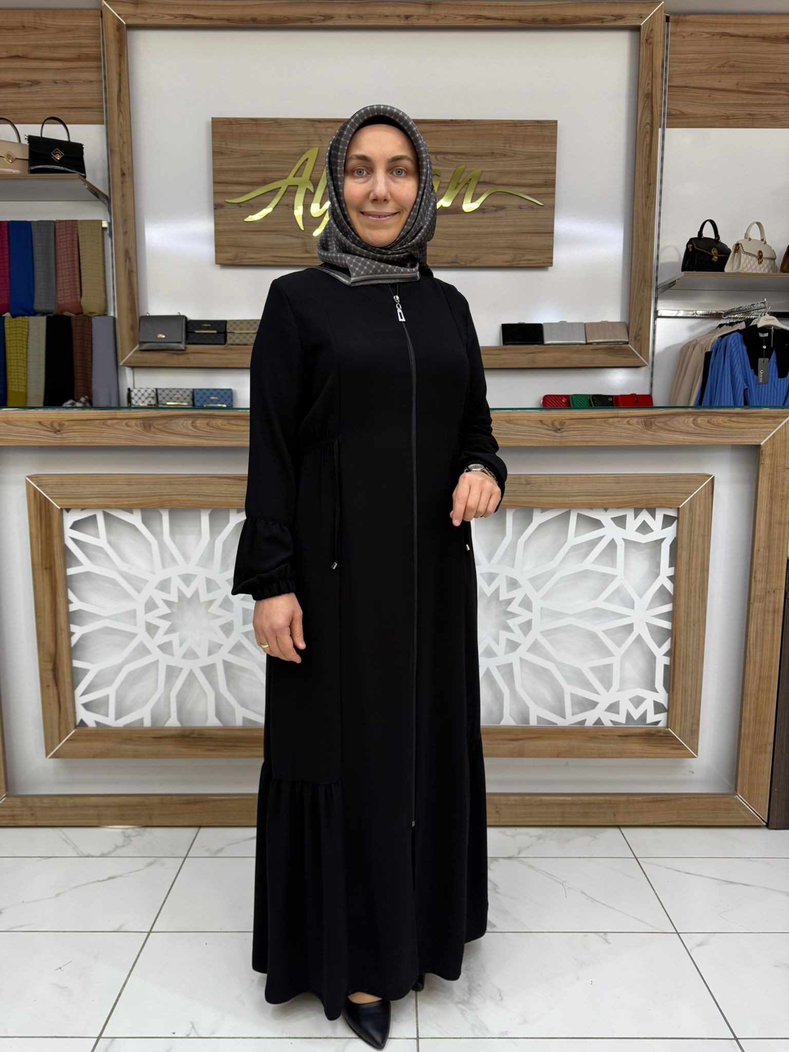 Beli Lastikli Büzgülü Fırfırlı Medine İpeği  Ferace zrny 5344