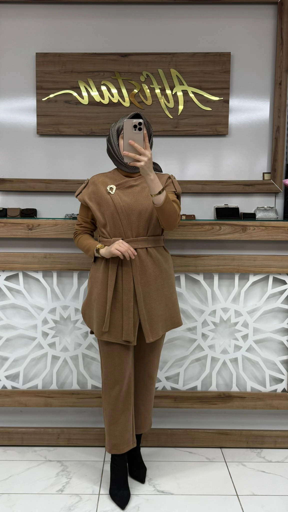 Broş Detaylı Kuşaklı Camel Kombin Takım ZÜHRE TK-1176