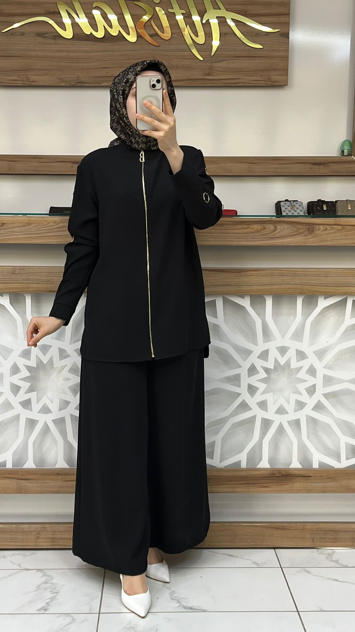 Kolları Halka Detaylı Pantolonlu Takım belli 25K6001
