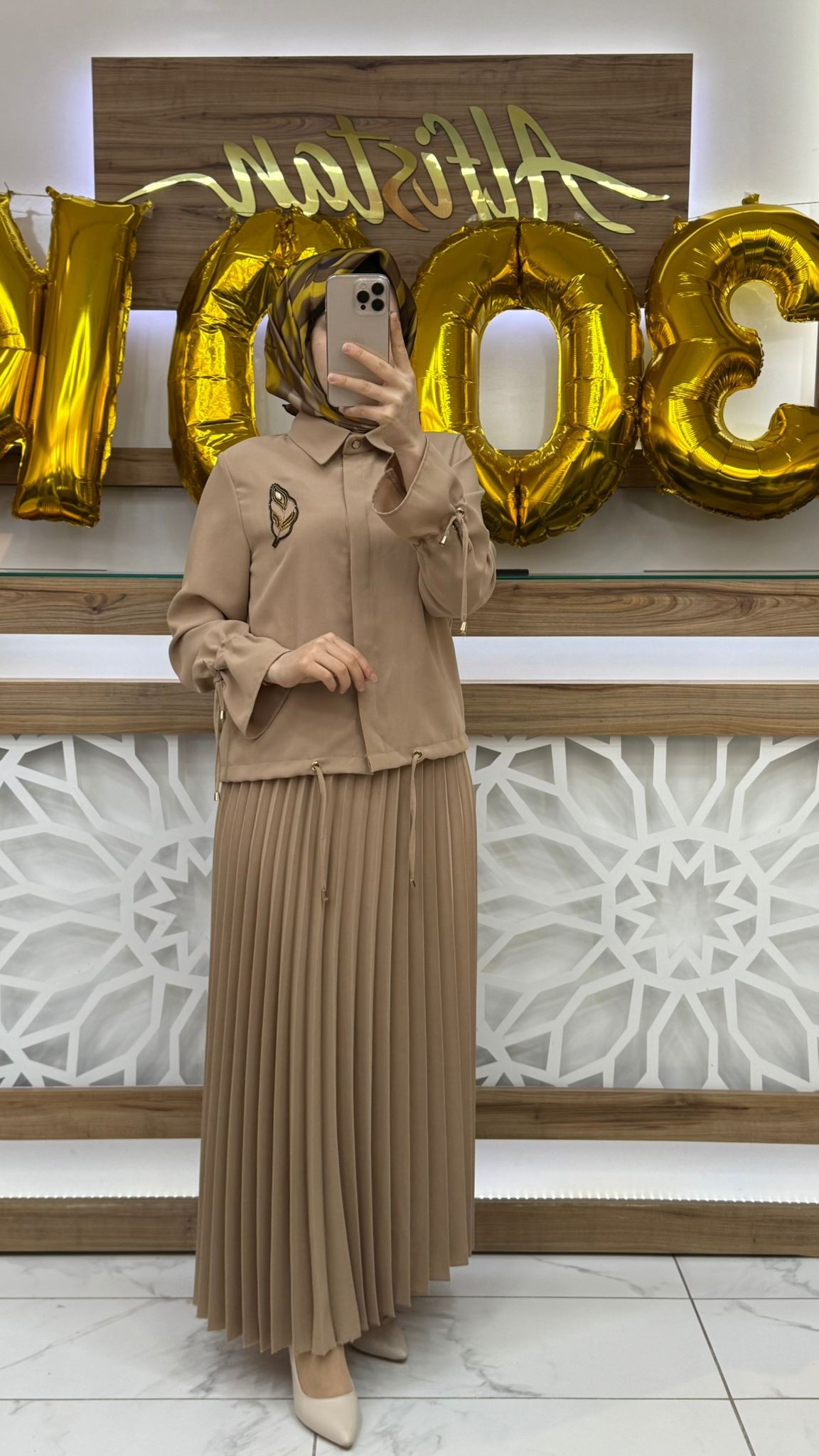 Yaprak Desenli Pilise Etekli Takım dms 1014 - Bej.