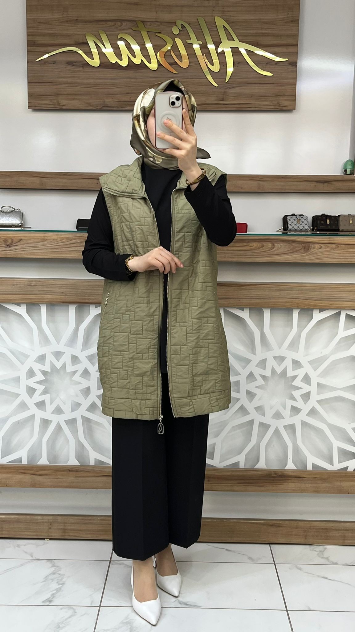 Kapitone Detaylı Fermuarlı  Kadın Tesettür Yelek  armn  25KT535