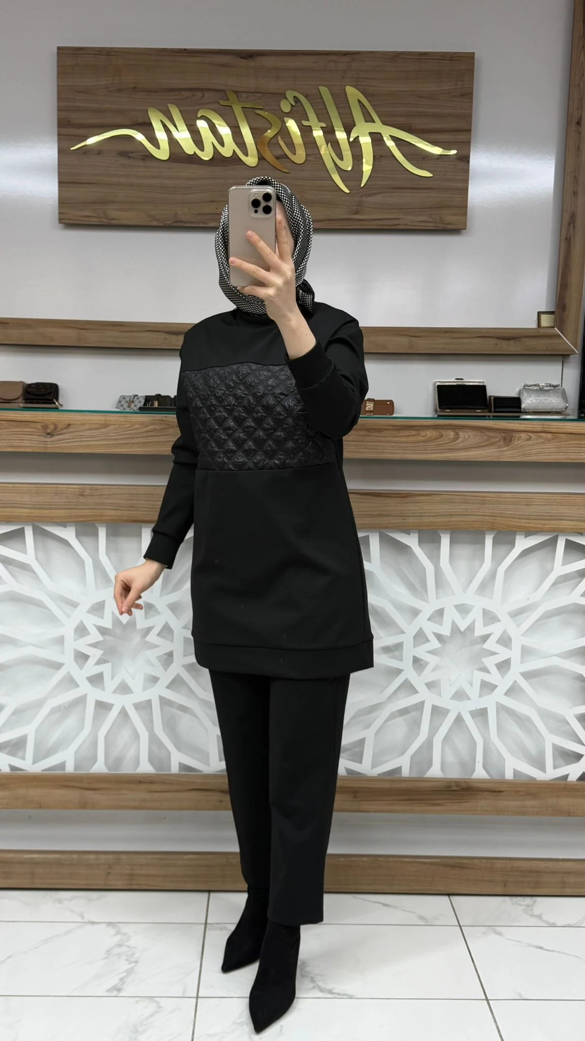 Önü Kapitone Detaylı İkili Takım SİYAH armn 25KT654