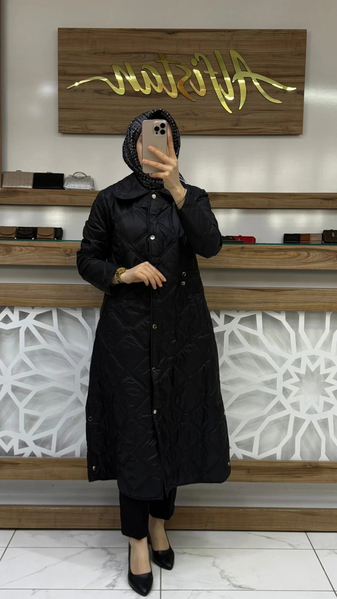 Yanları Zımbalı İçi Astarlı İnce Kapitone Kadın Tesettür Mont srm 1501 - SİYAH