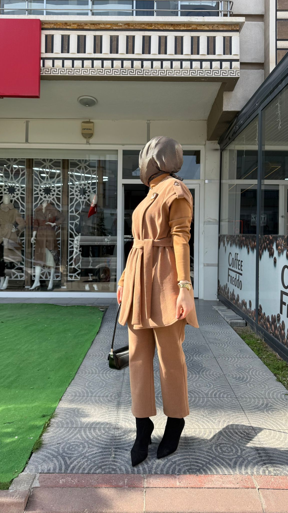 Broş Detaylı Kuşaklı Camel Kombin Takım ZÜHRE TK-1176