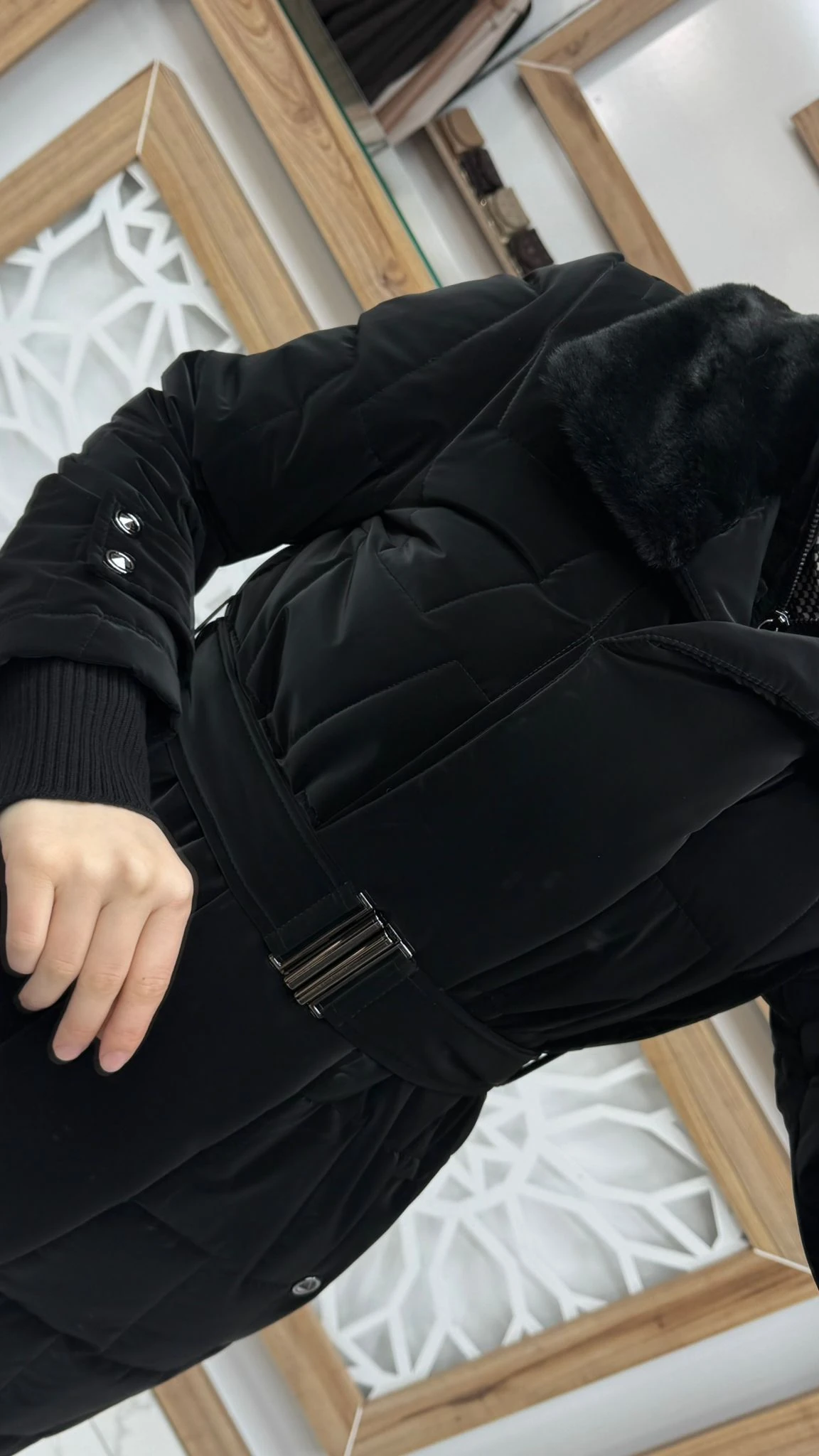 Yakası Kürk ve Kemer Detaylı  Şişme Mont ZÜHRE 12764