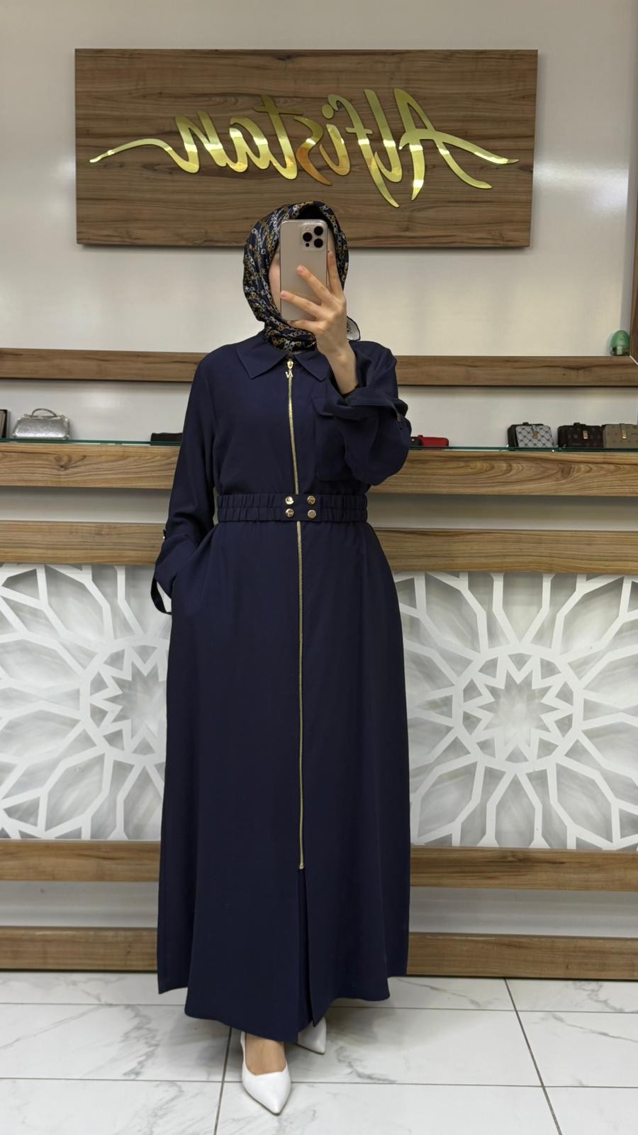 Beli Lastik Kemer Detaylı Önü Fermuarlı Giy Çık Tensel Elbise nuss 26K2001