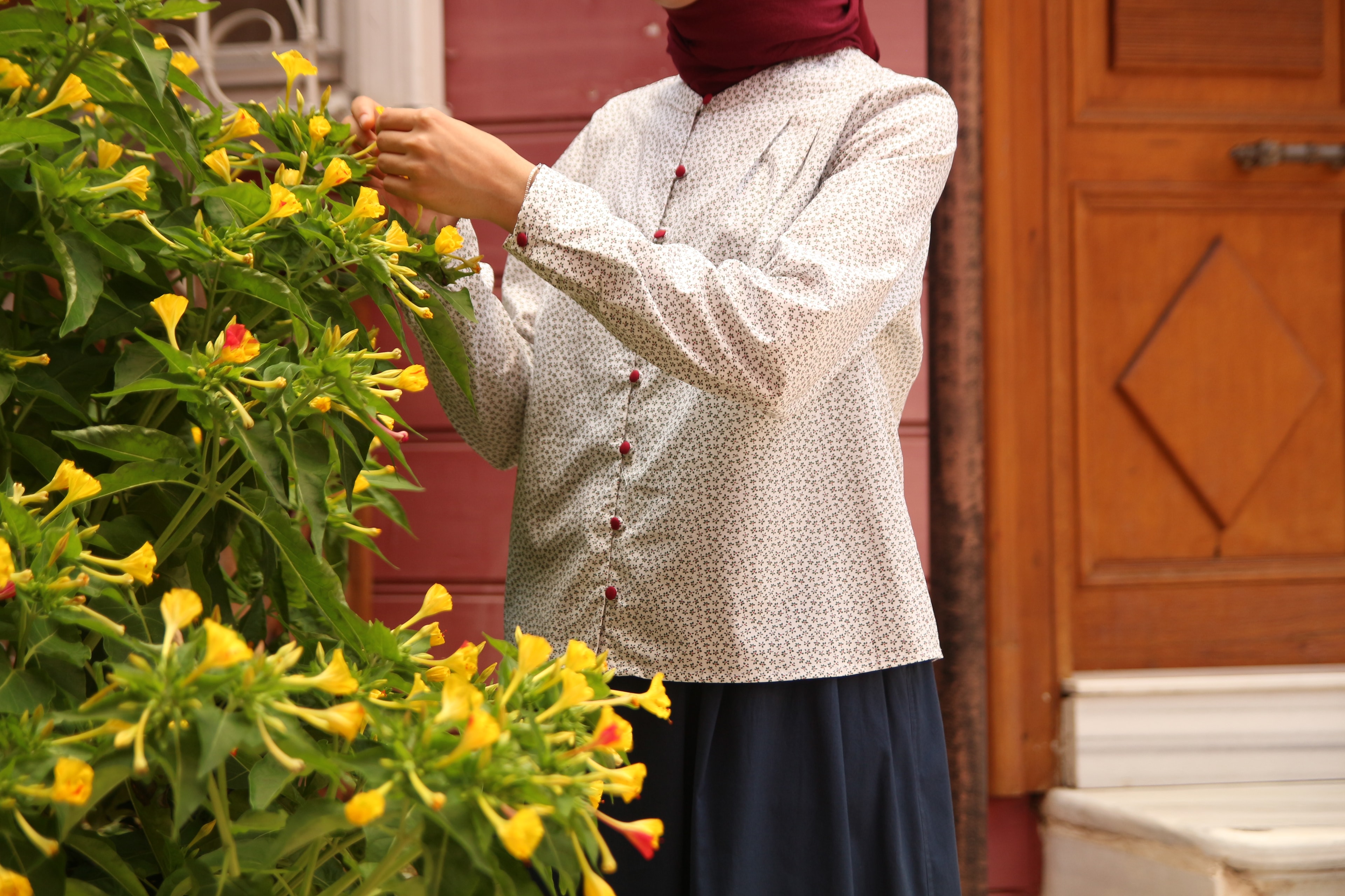 Brit Detaylı Floral Gömlek