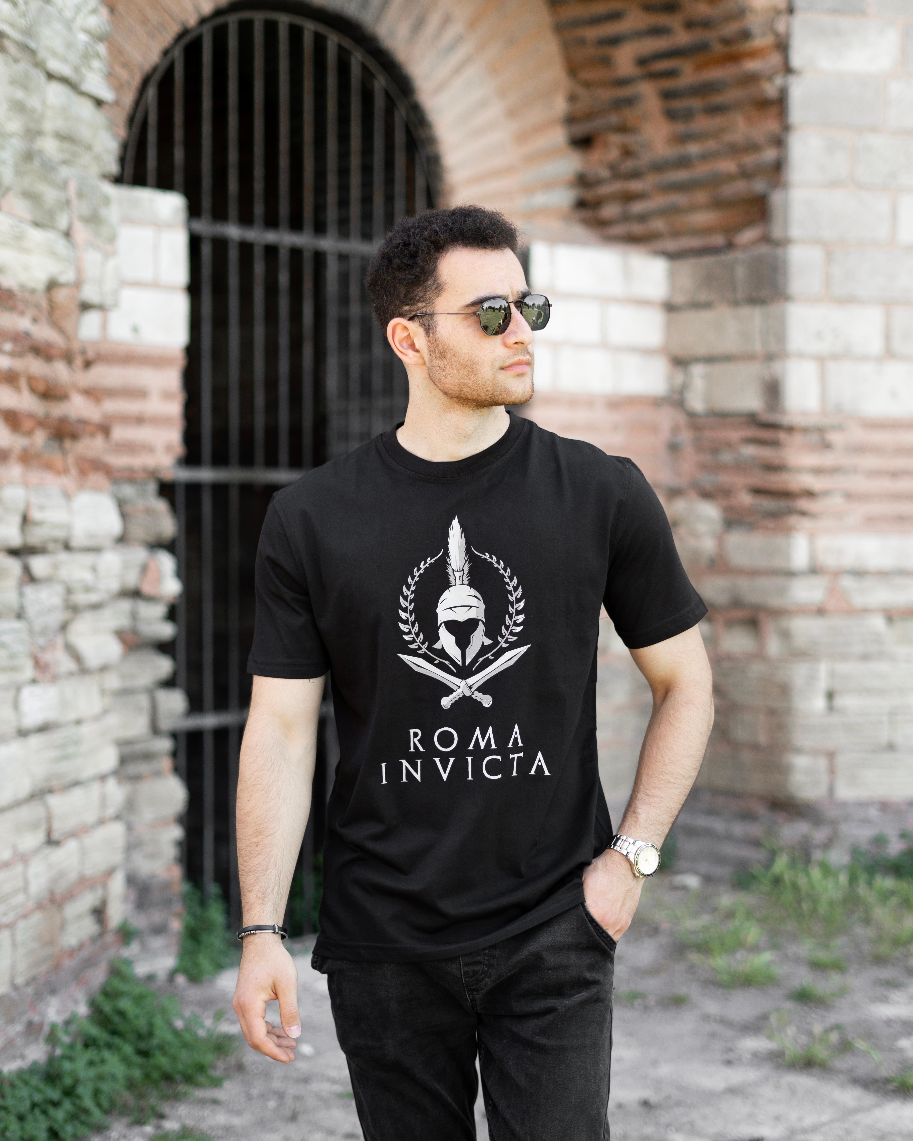 ROMA INVICTA - Özel Tasarım Siyah Tişört