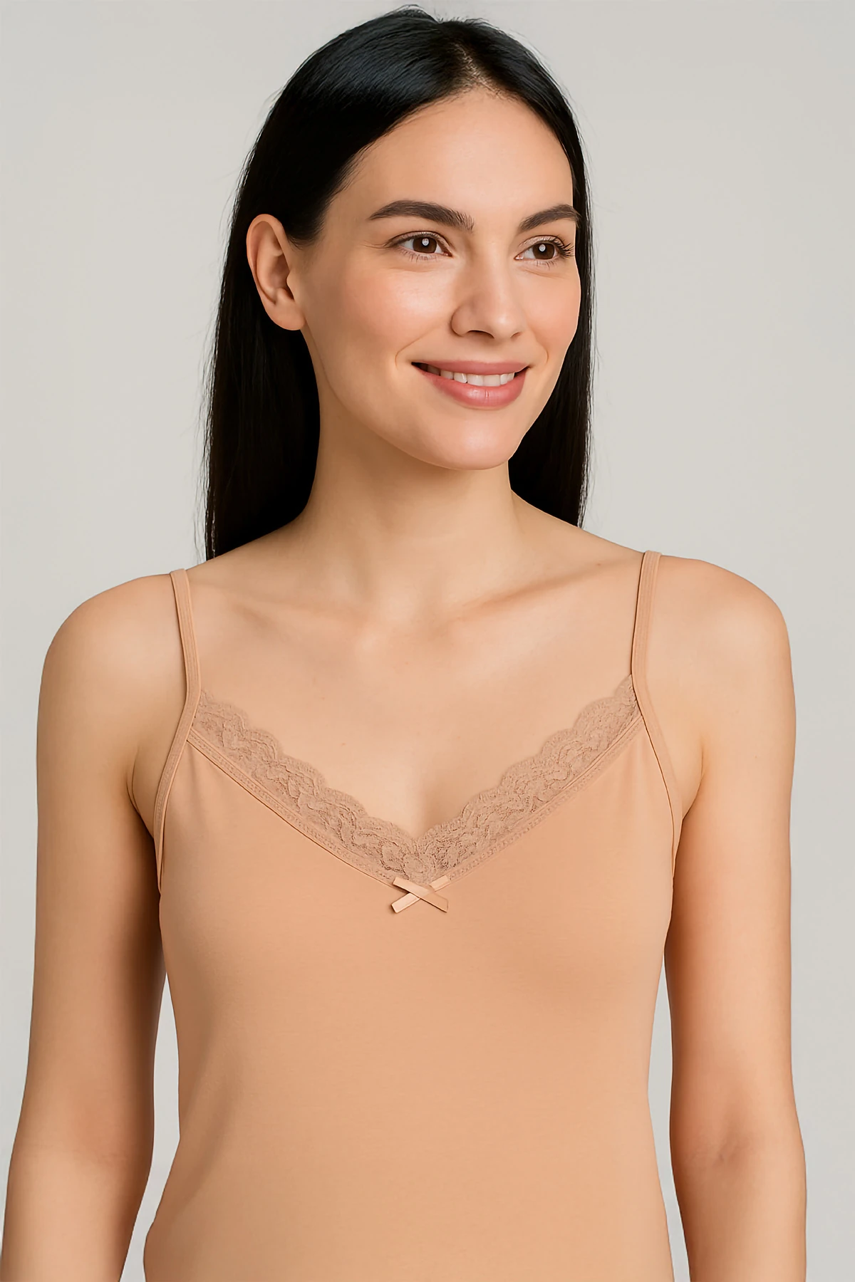 Pamuklu Yakası Dantel İnce Askılı Kadın Atlet