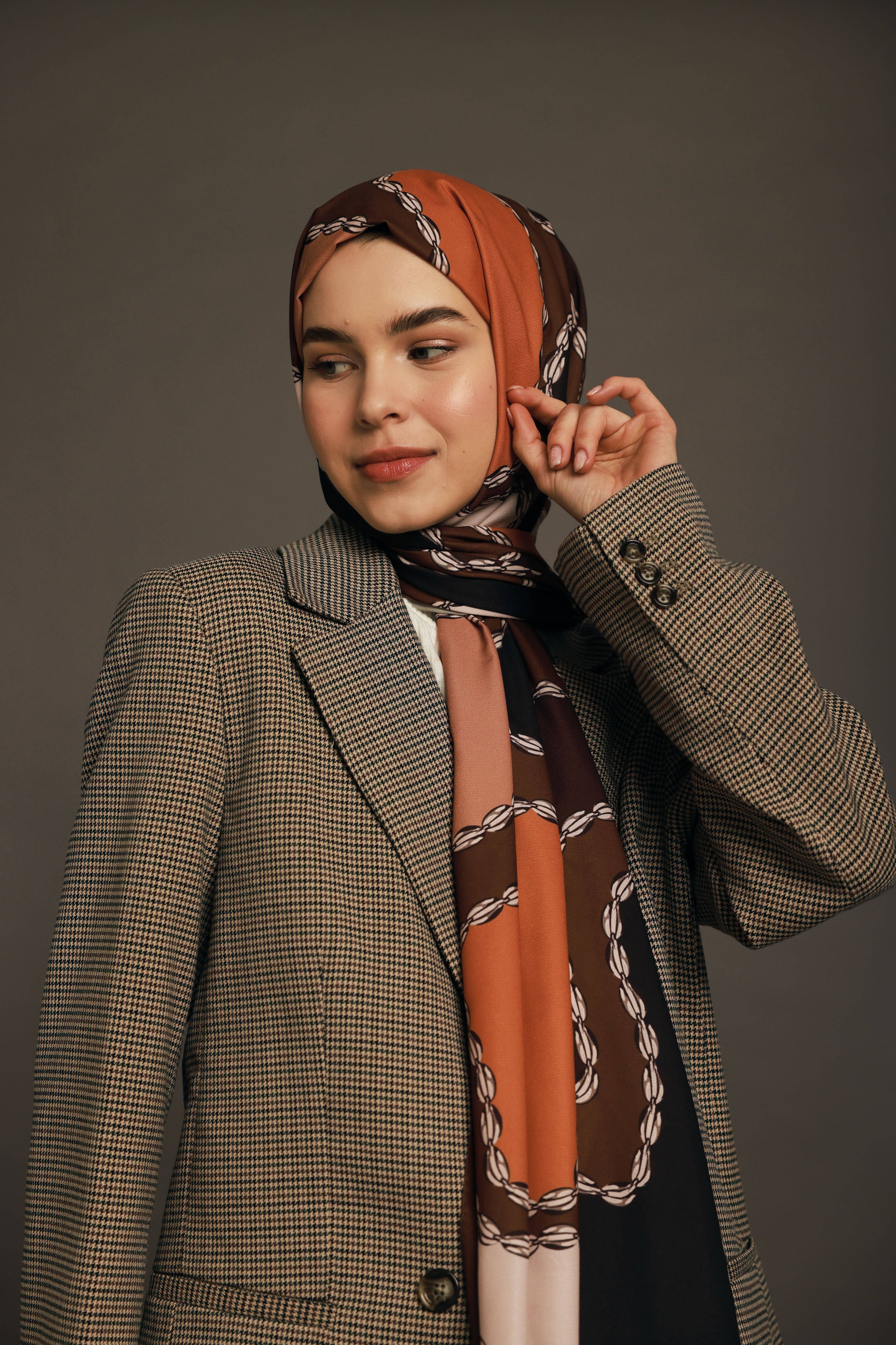 Diji Medina Silk Chain Pattern Shawl - Brown