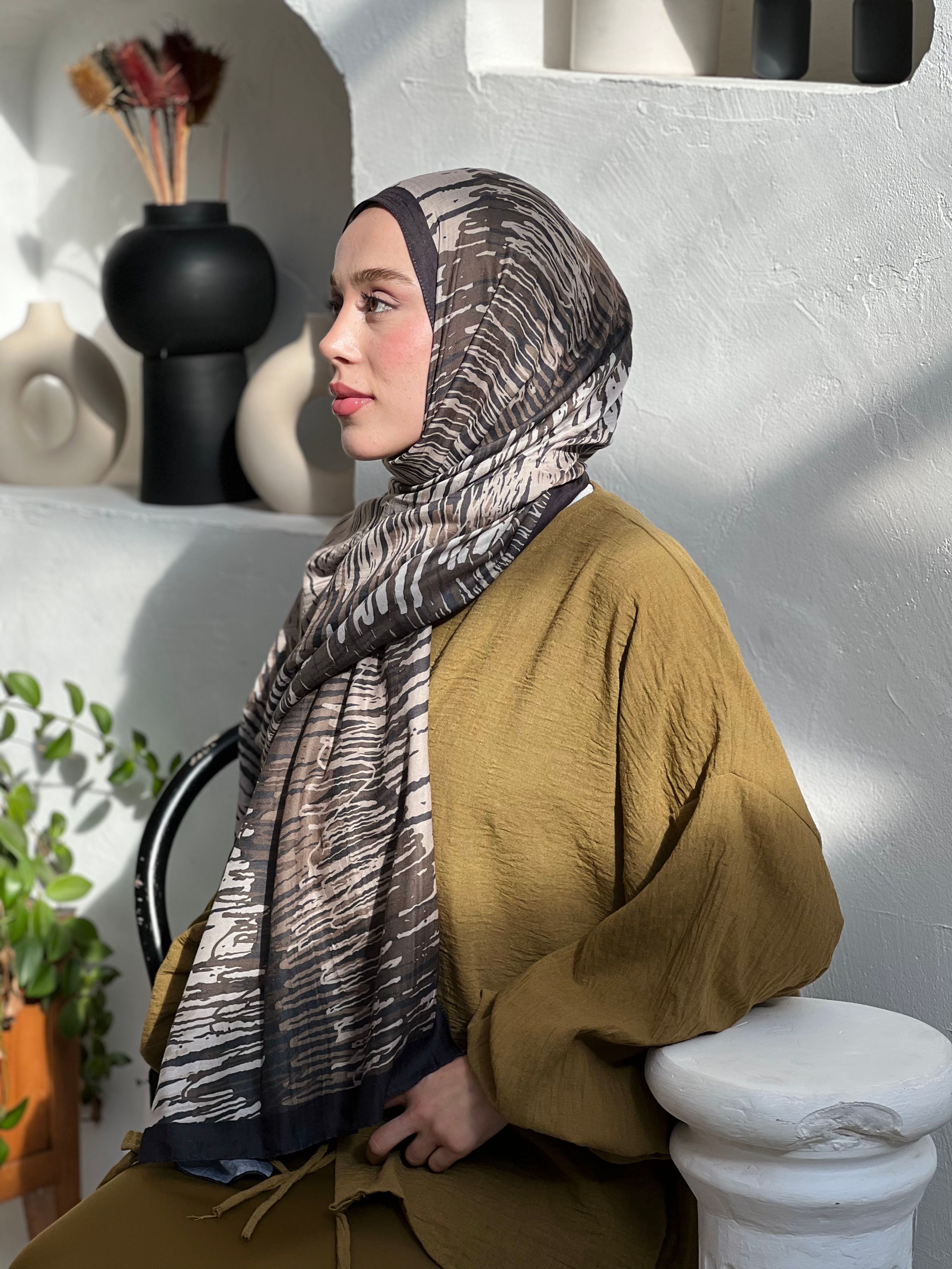 Linye Pattern Bamboo Shawl - Black-Oleaster