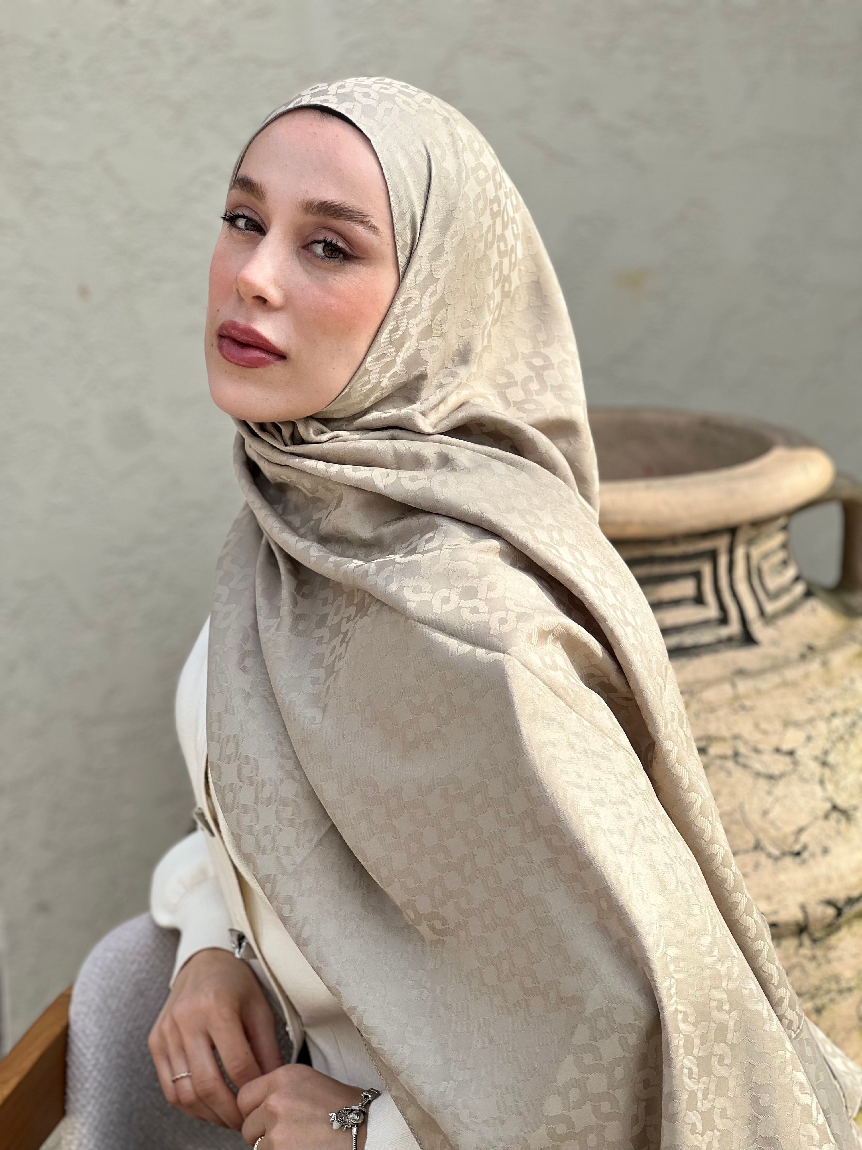 Silky Jacquard Series Linn Pattern Shawl - Antique Beige