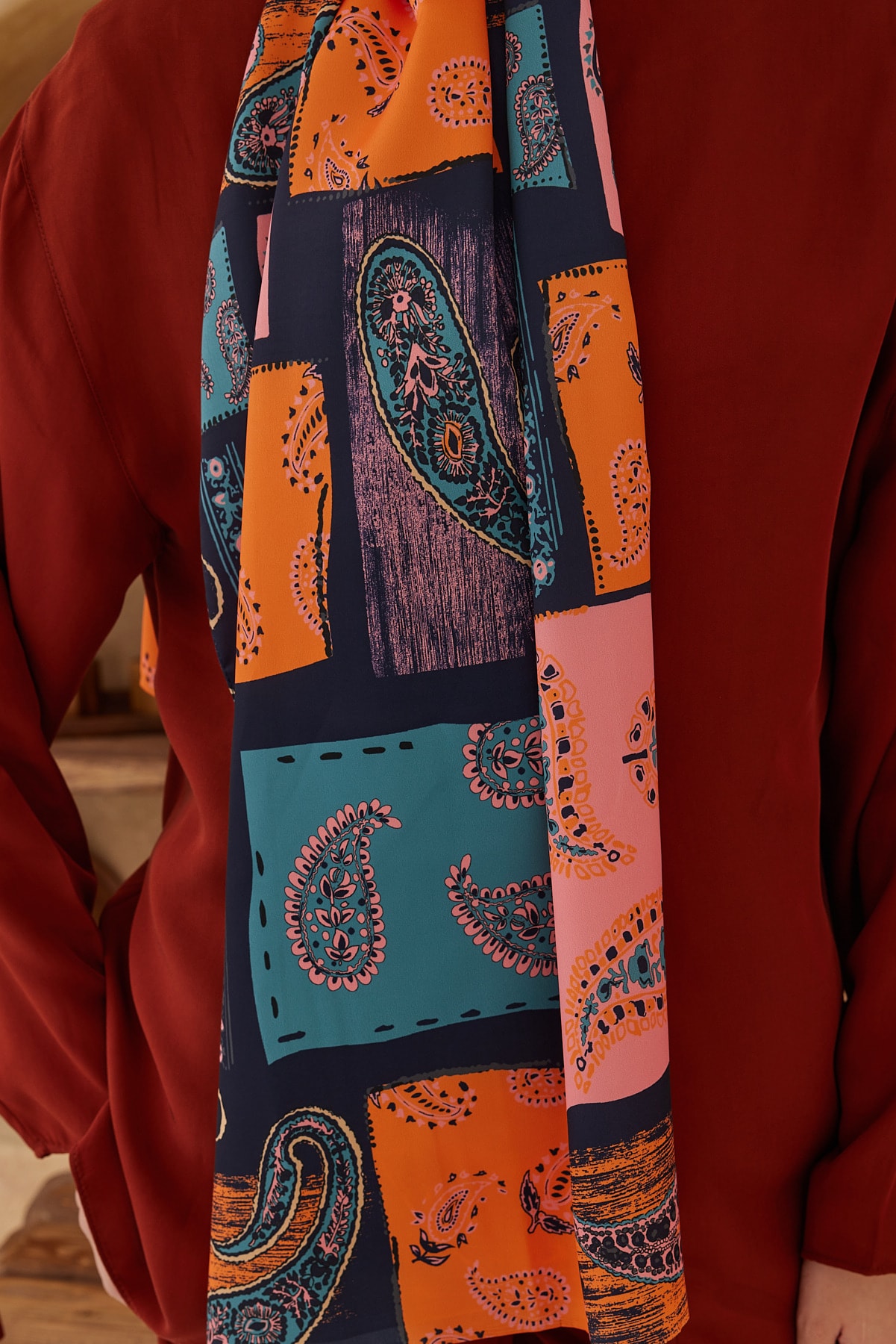 Silky Shawl Paisley Patchwork Pattern