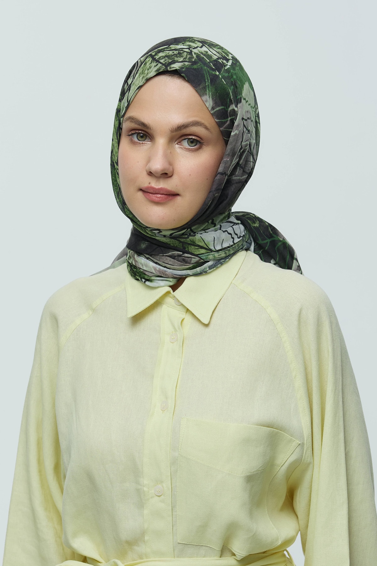Safir Yaprak Desen Aya Şal - Haki-Beyaz